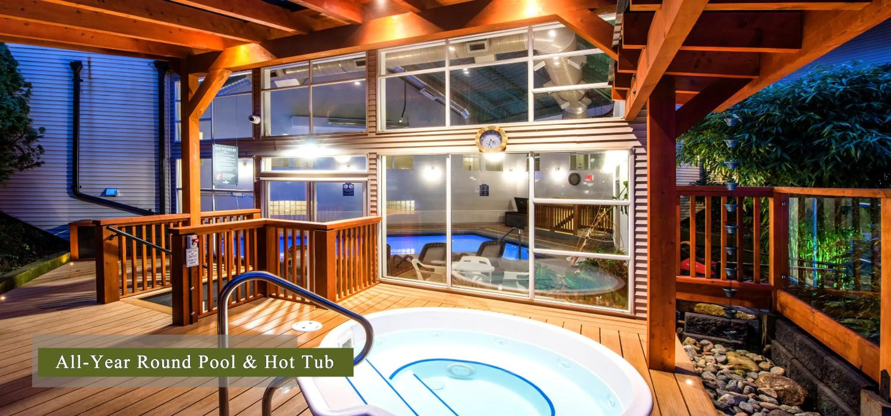 Patio in Gibsons Garden Hotel