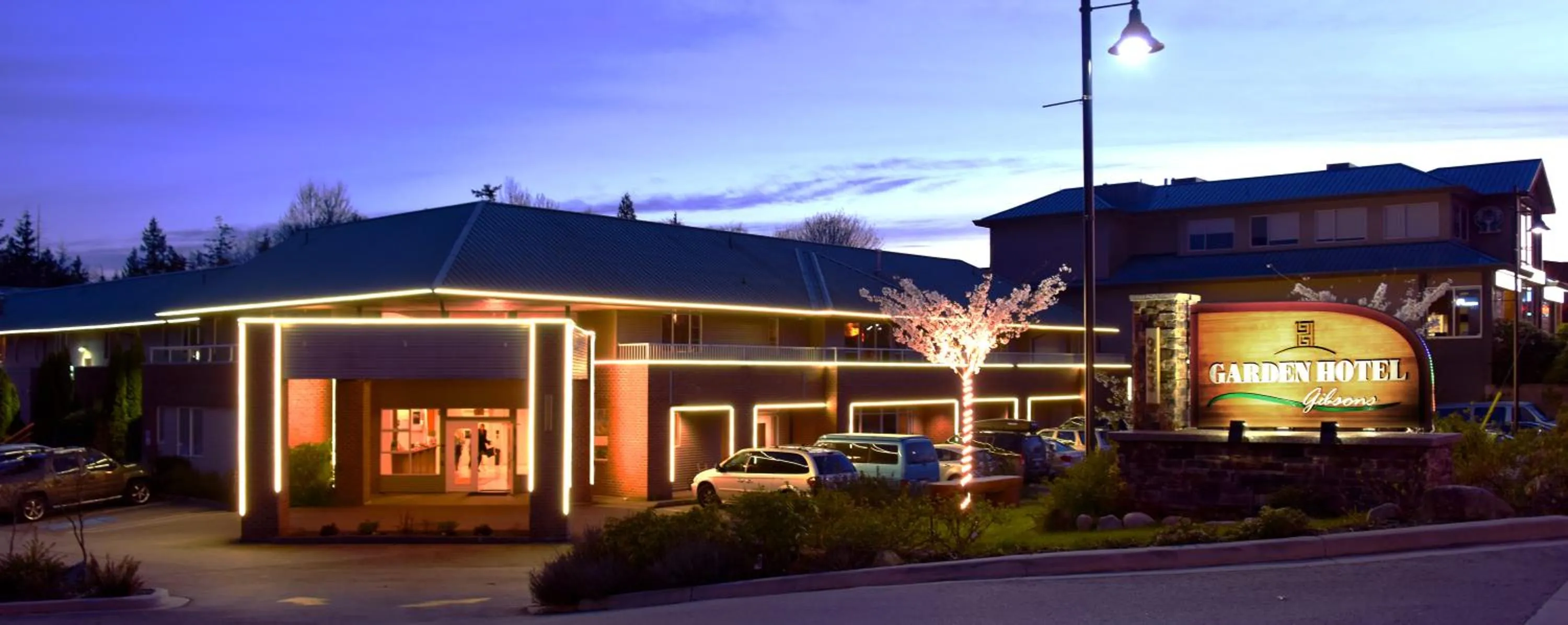 Facade/entrance in Gibsons Garden Hotel
