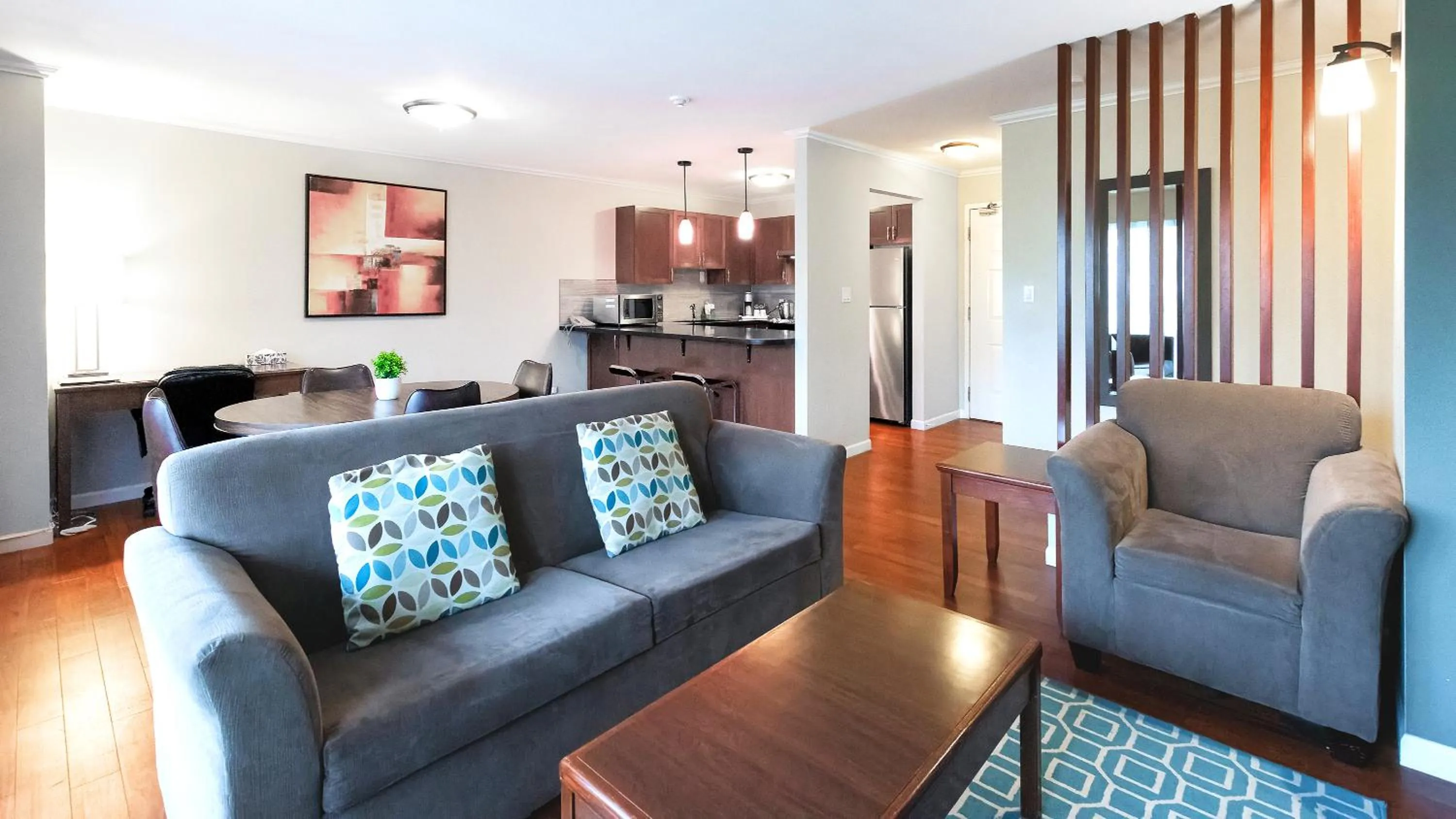 TV and multimedia in Gibsons Garden Hotel