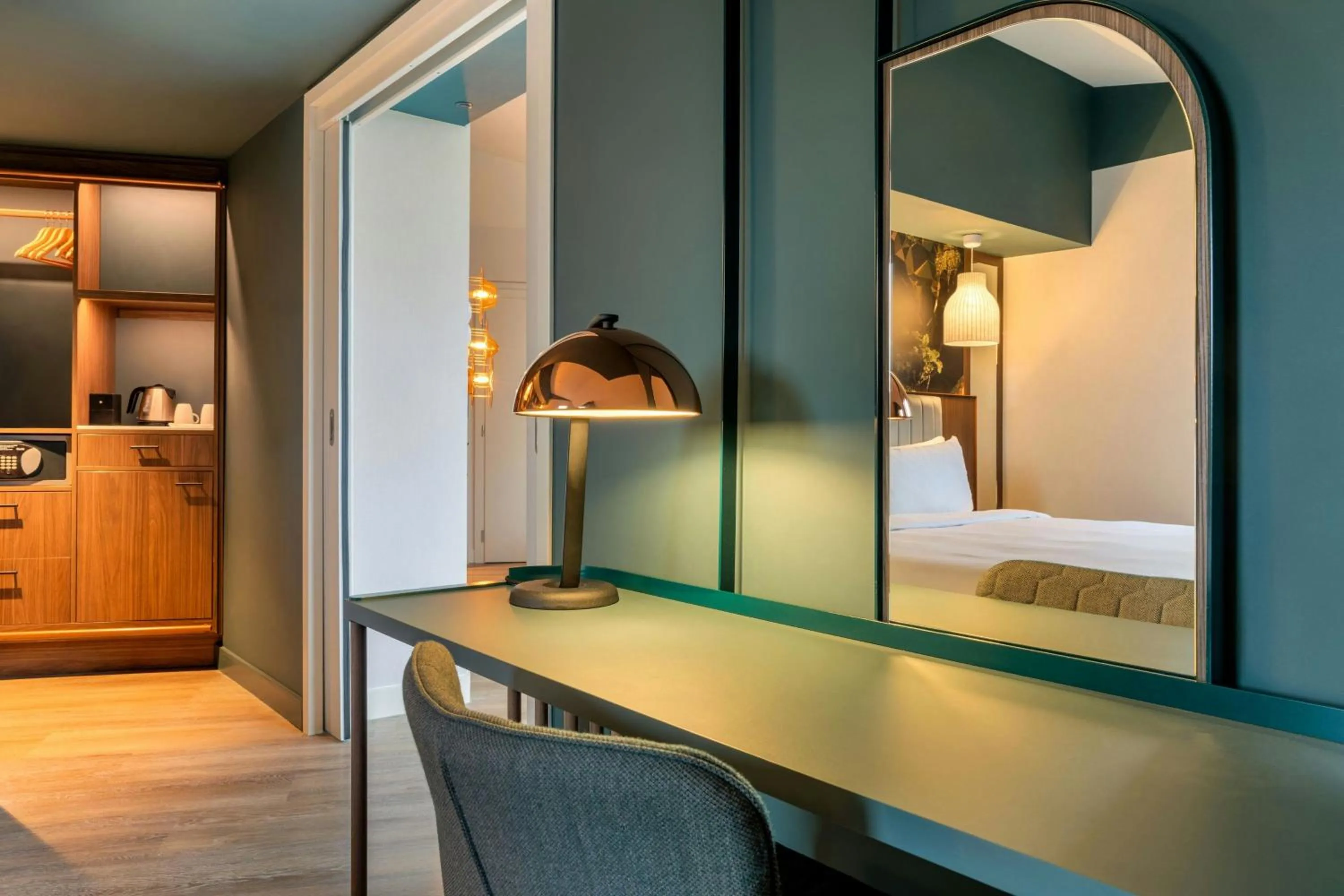 Photo of the whole room, Bed in Renaissance Amsterdam Hotel