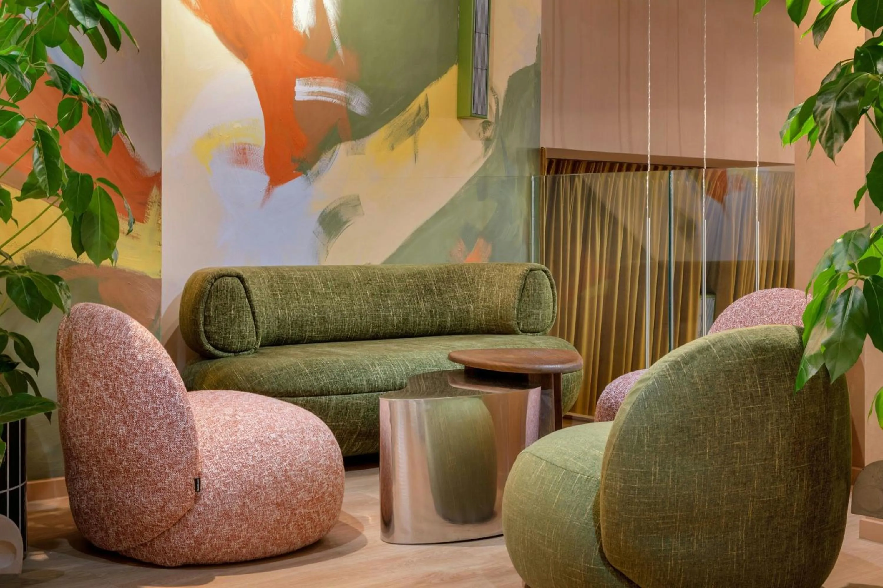 Lounge or bar in Renaissance Amsterdam Hotel