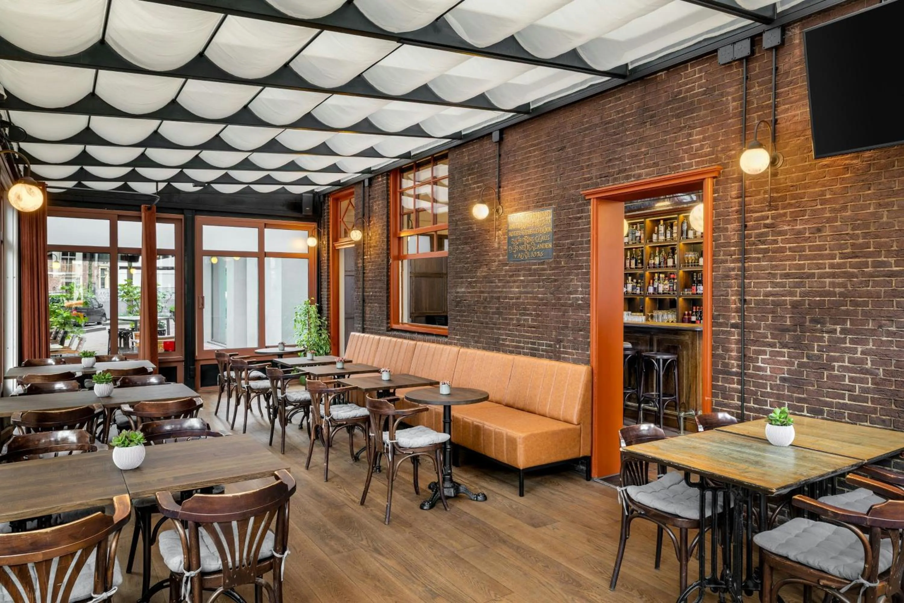 Restaurant/places to eat in Renaissance Amsterdam Hotel