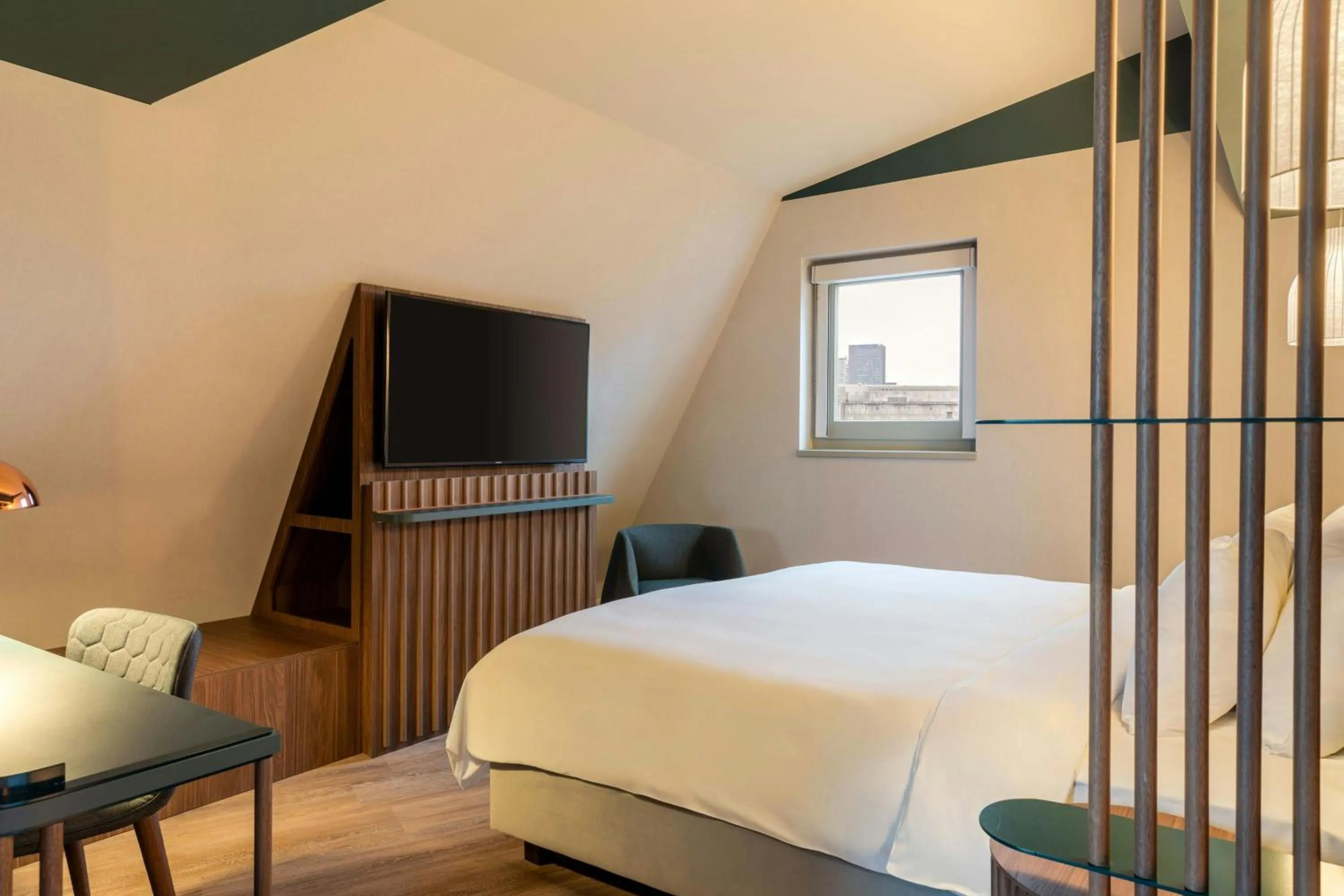 Photo of the whole room, Bed in Renaissance Amsterdam Hotel
