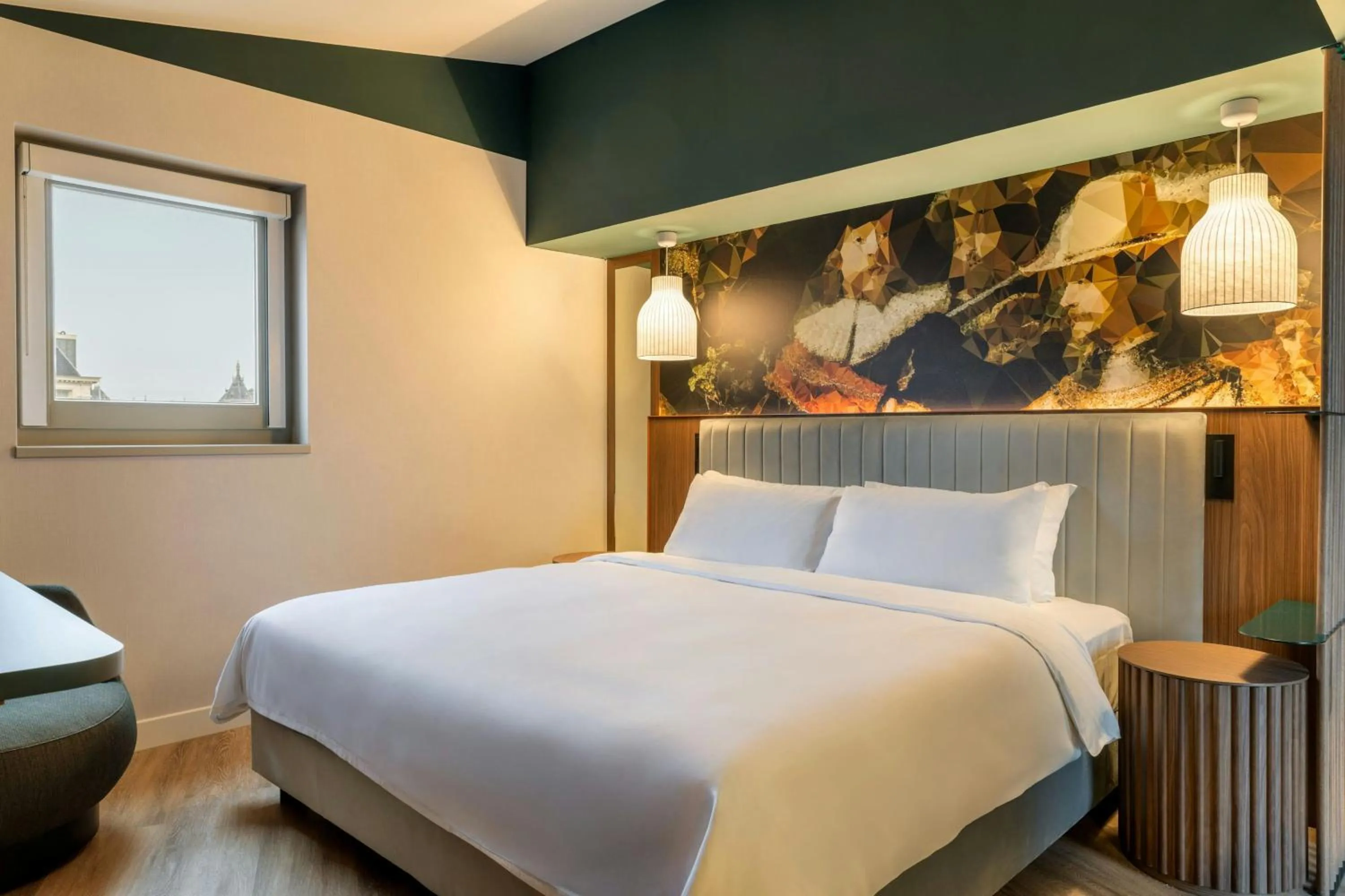 Photo of the whole room, Bed in Renaissance Amsterdam Hotel