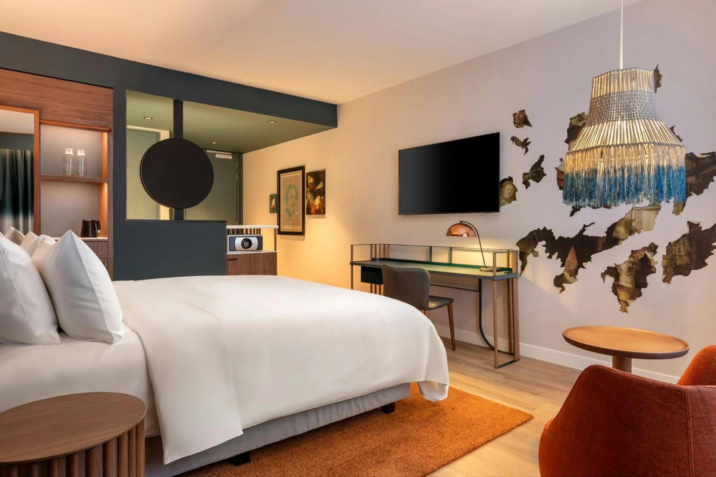Photo of the whole room, Bed in Renaissance Amsterdam Hotel