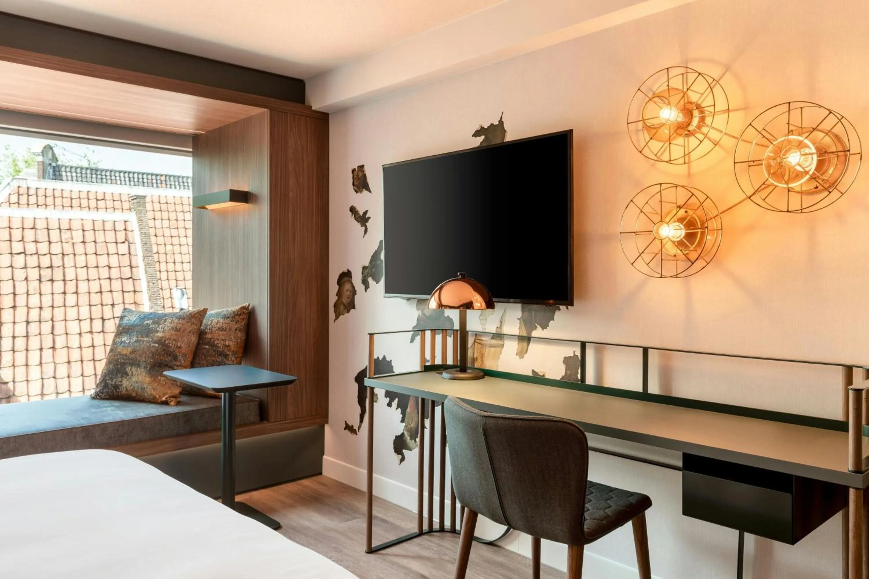 Photo of the whole room, Bed in Renaissance Amsterdam Hotel