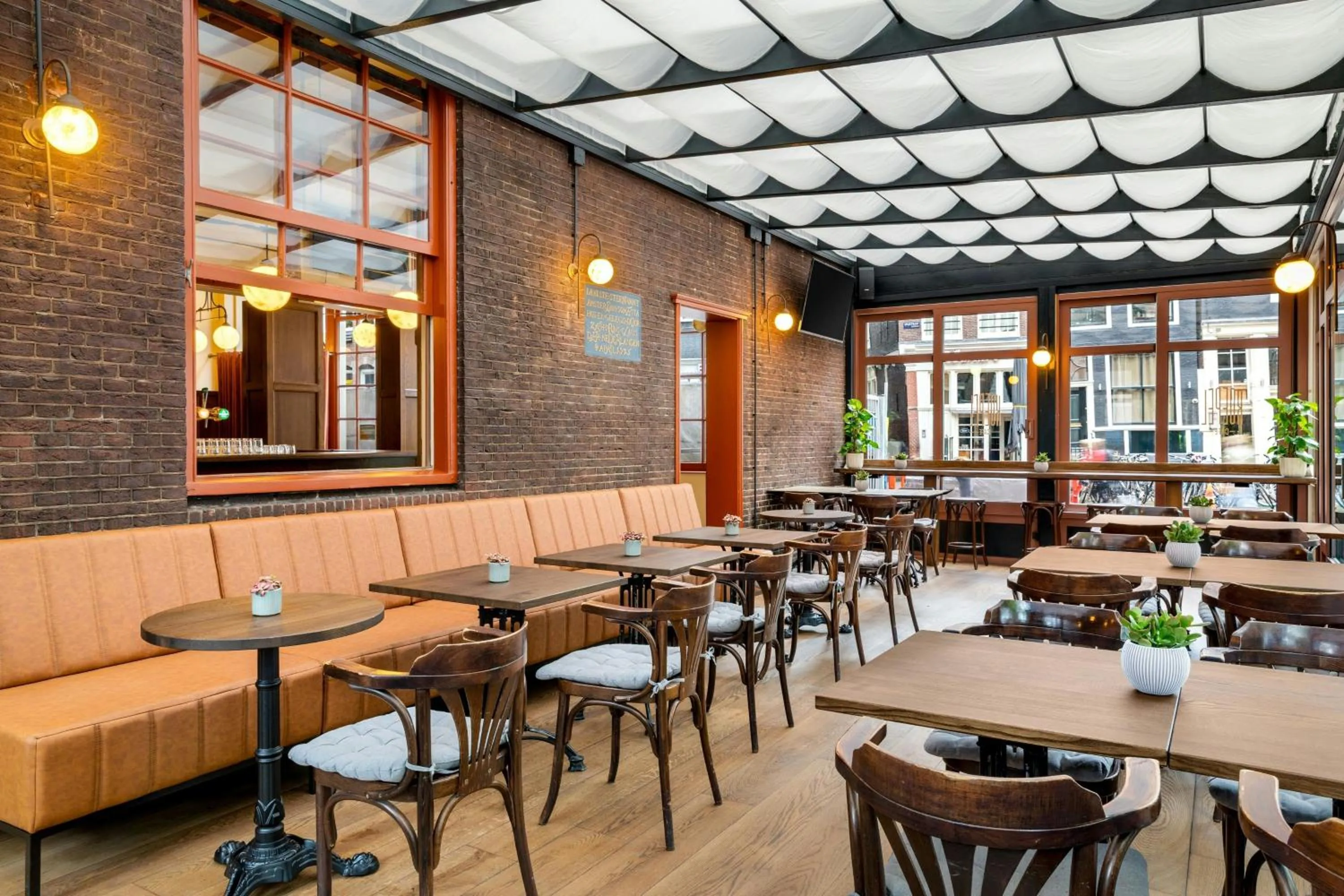 Restaurant/places to eat in Renaissance Amsterdam Hotel