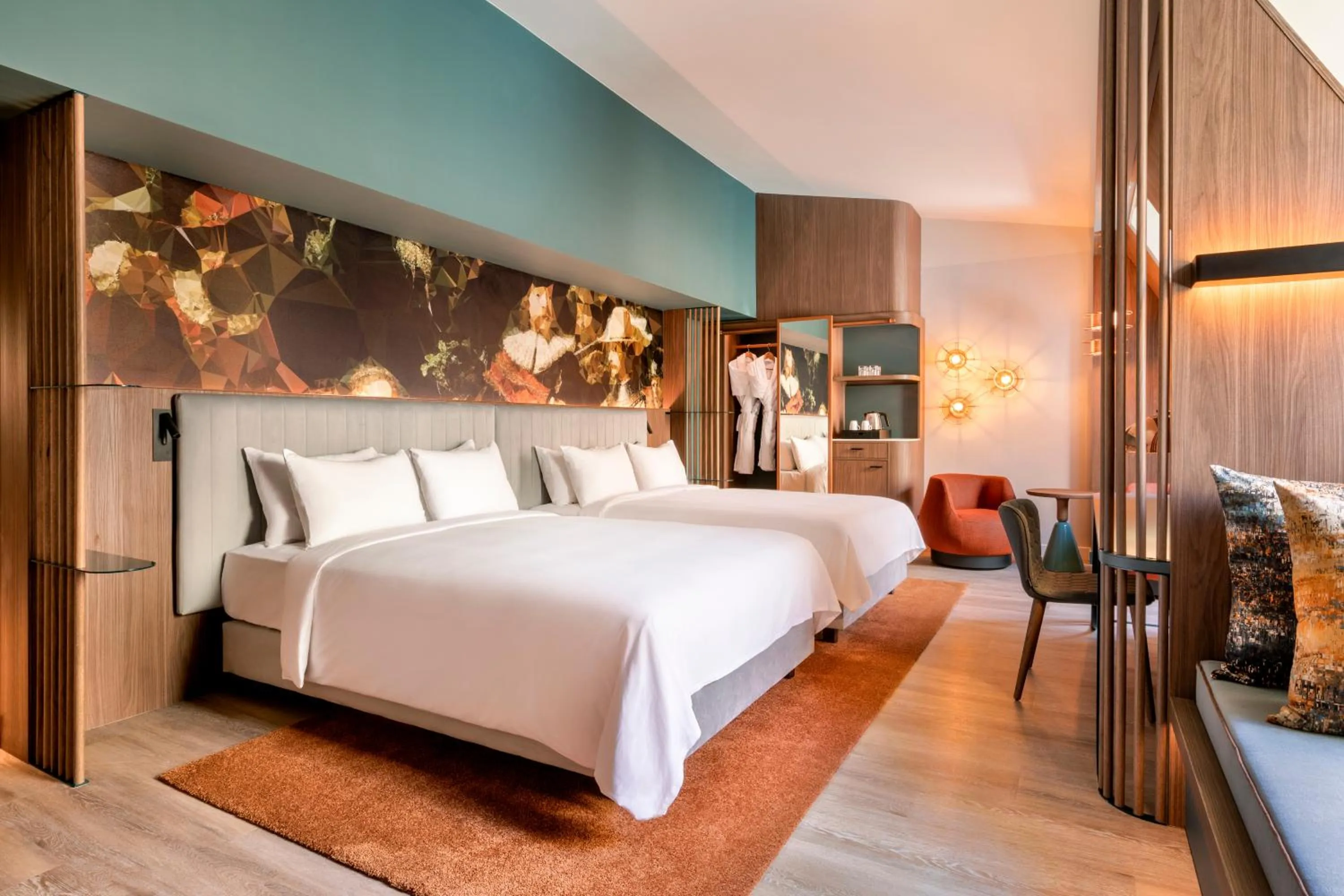 Photo of the whole room, Bed in Renaissance Amsterdam Hotel