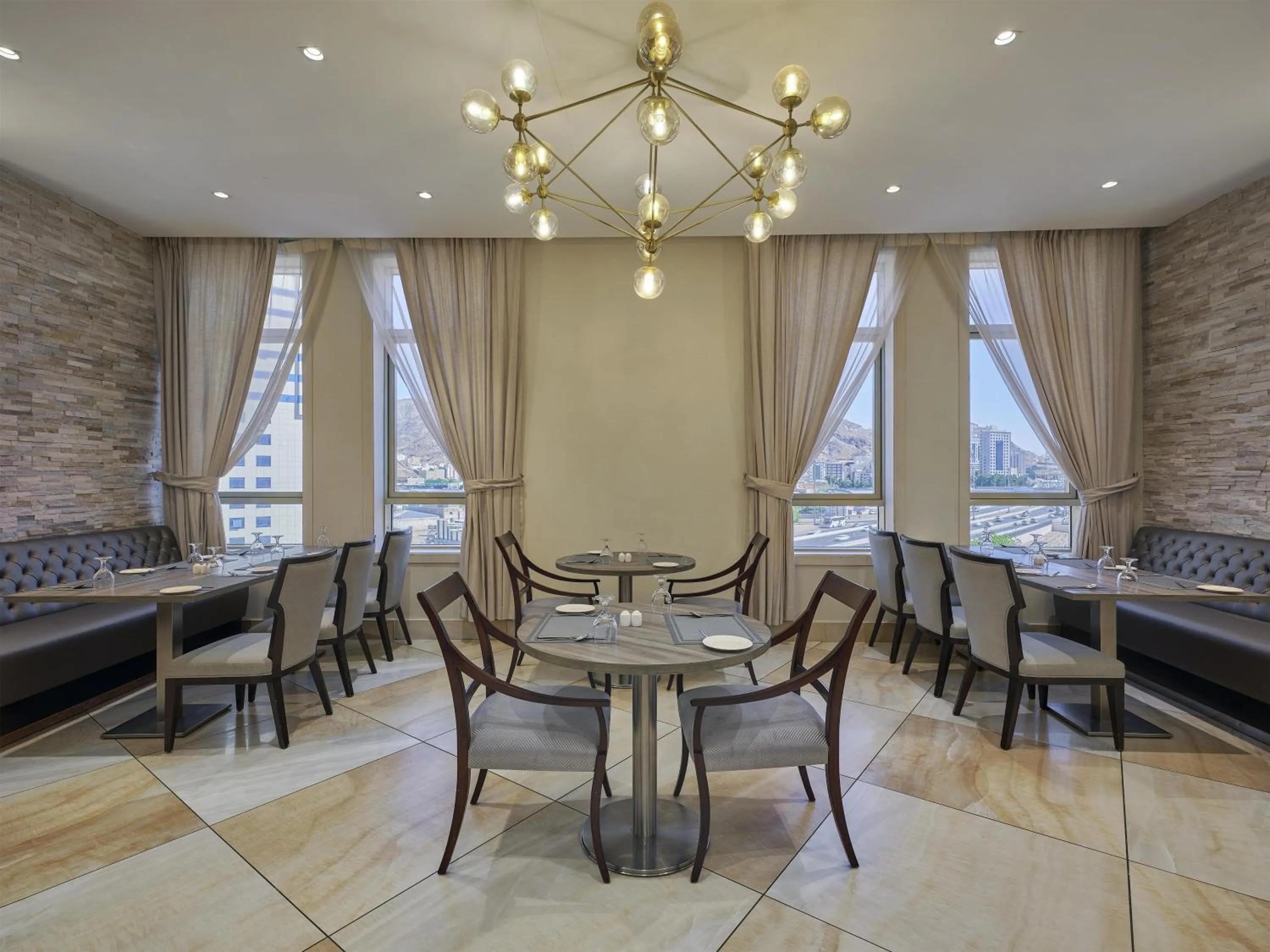 Wirgan Al Noor, Tapestry Collection by Hilton