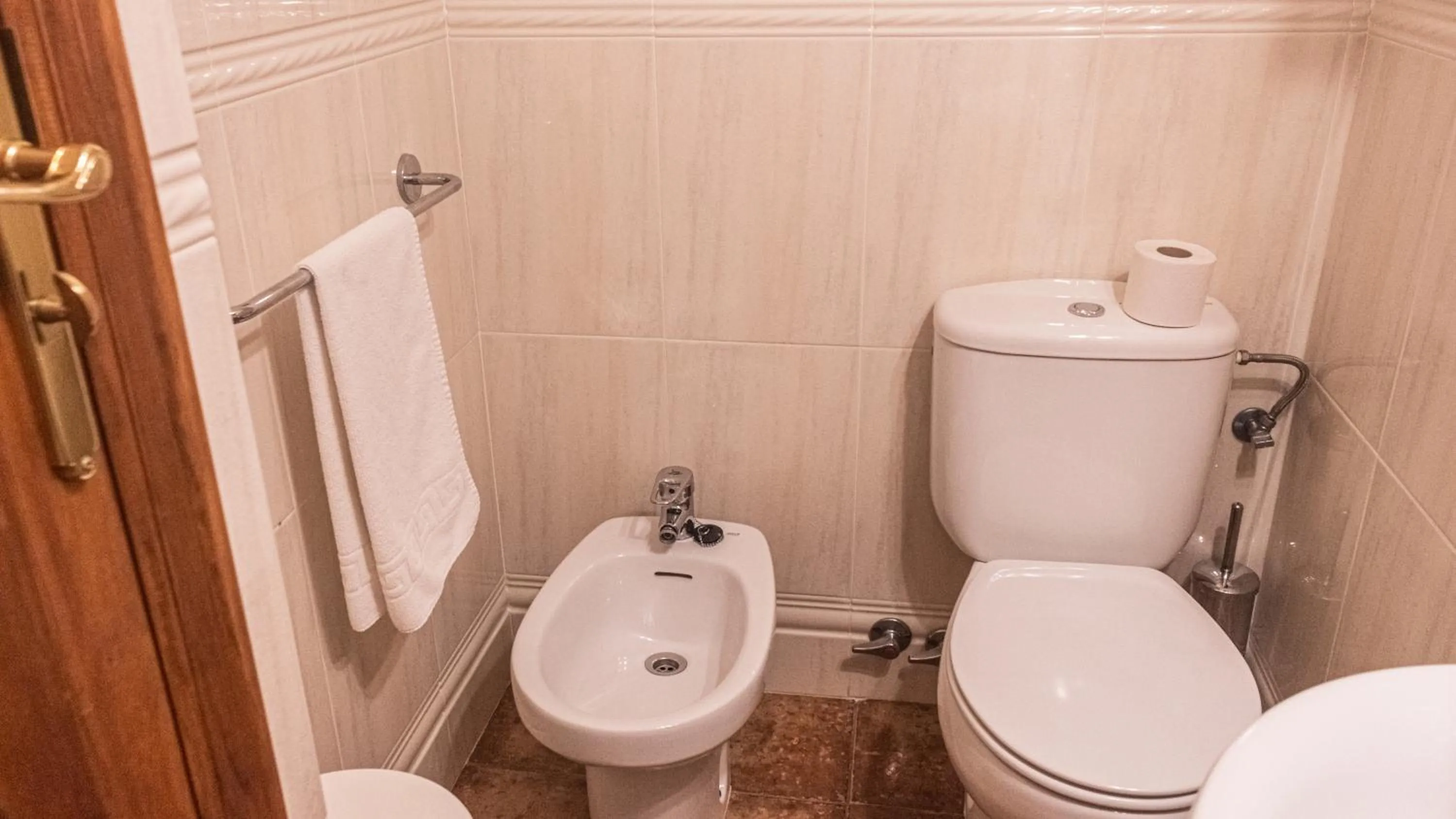 Bathroom in Hotel Tàrbena