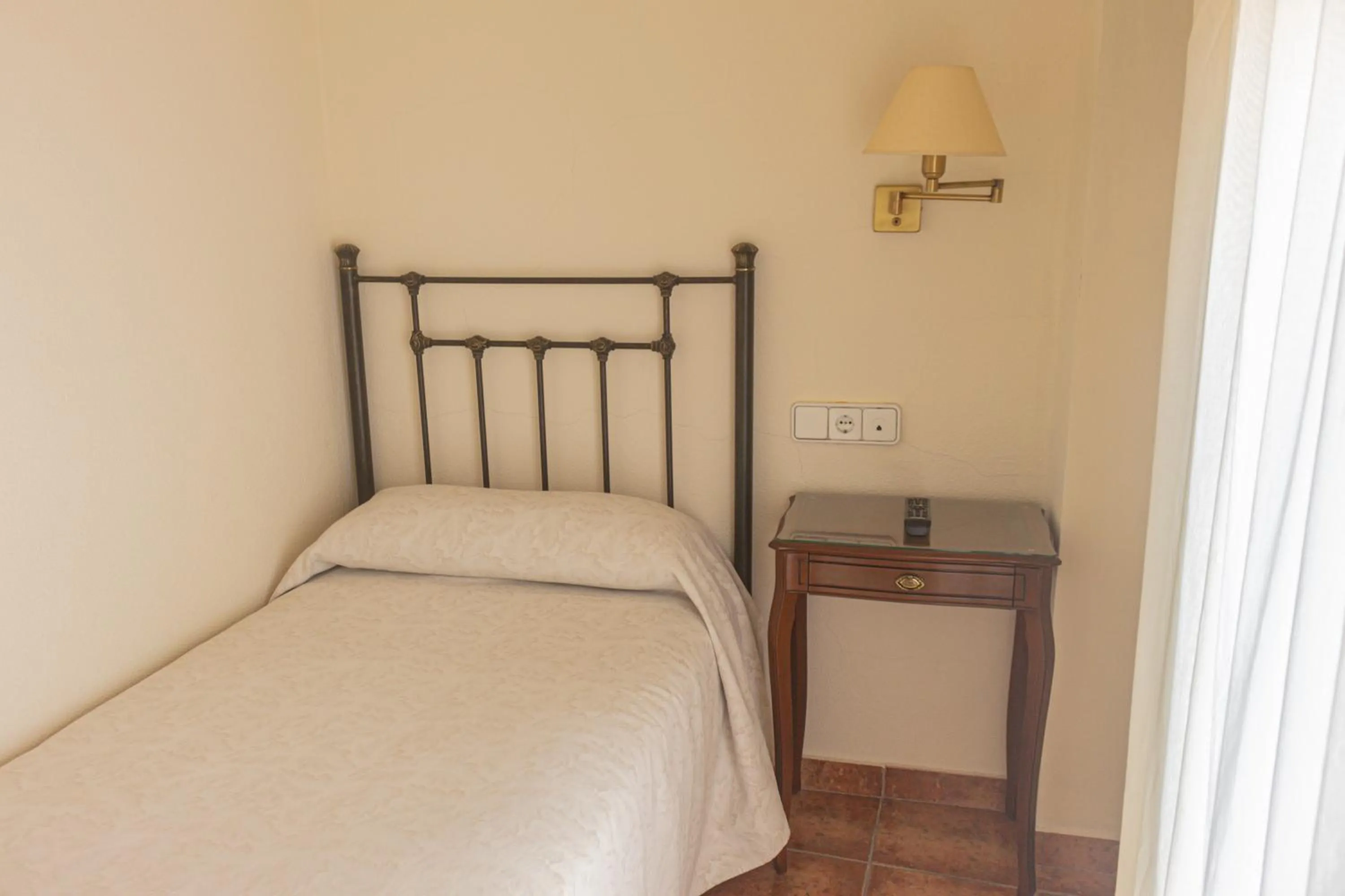 Bed in Hotel Tàrbena