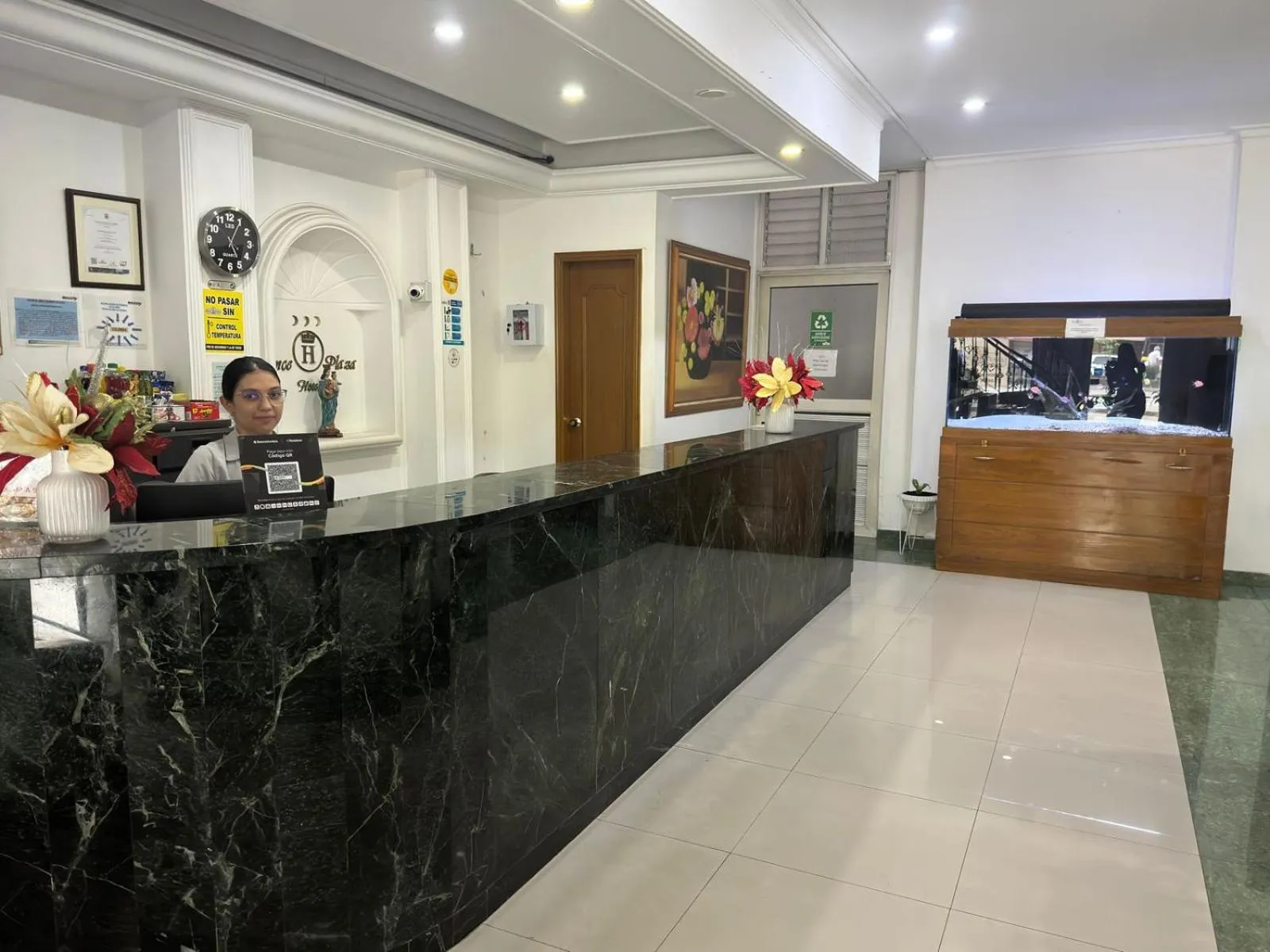 Staff in Hotel Prince Plaza - Laureles Estadio