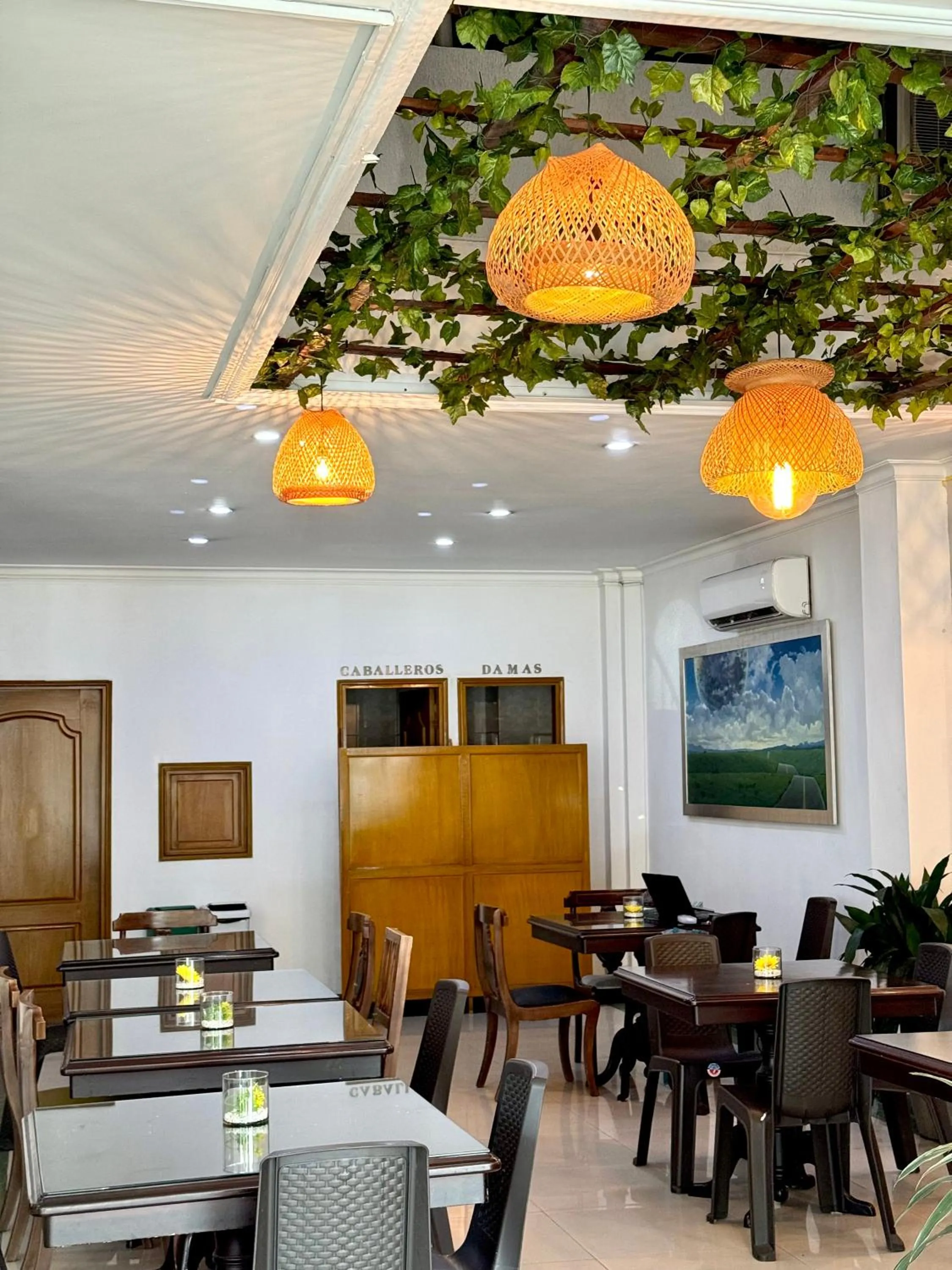 Restaurant/places to eat in Hotel Prince Plaza - Laureles Estadio