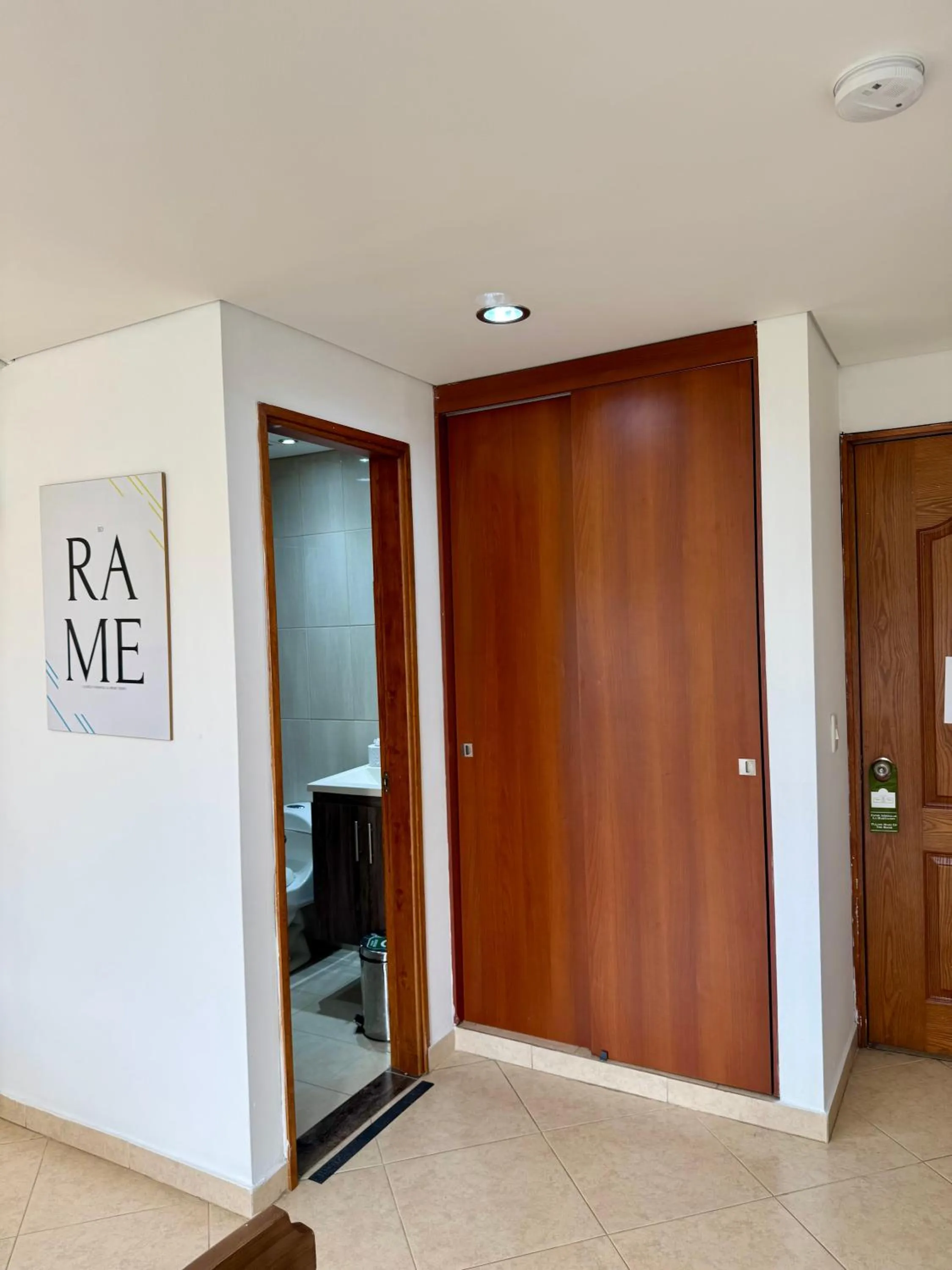 wardrobe in Hotel Prince Plaza - Laureles Estadio