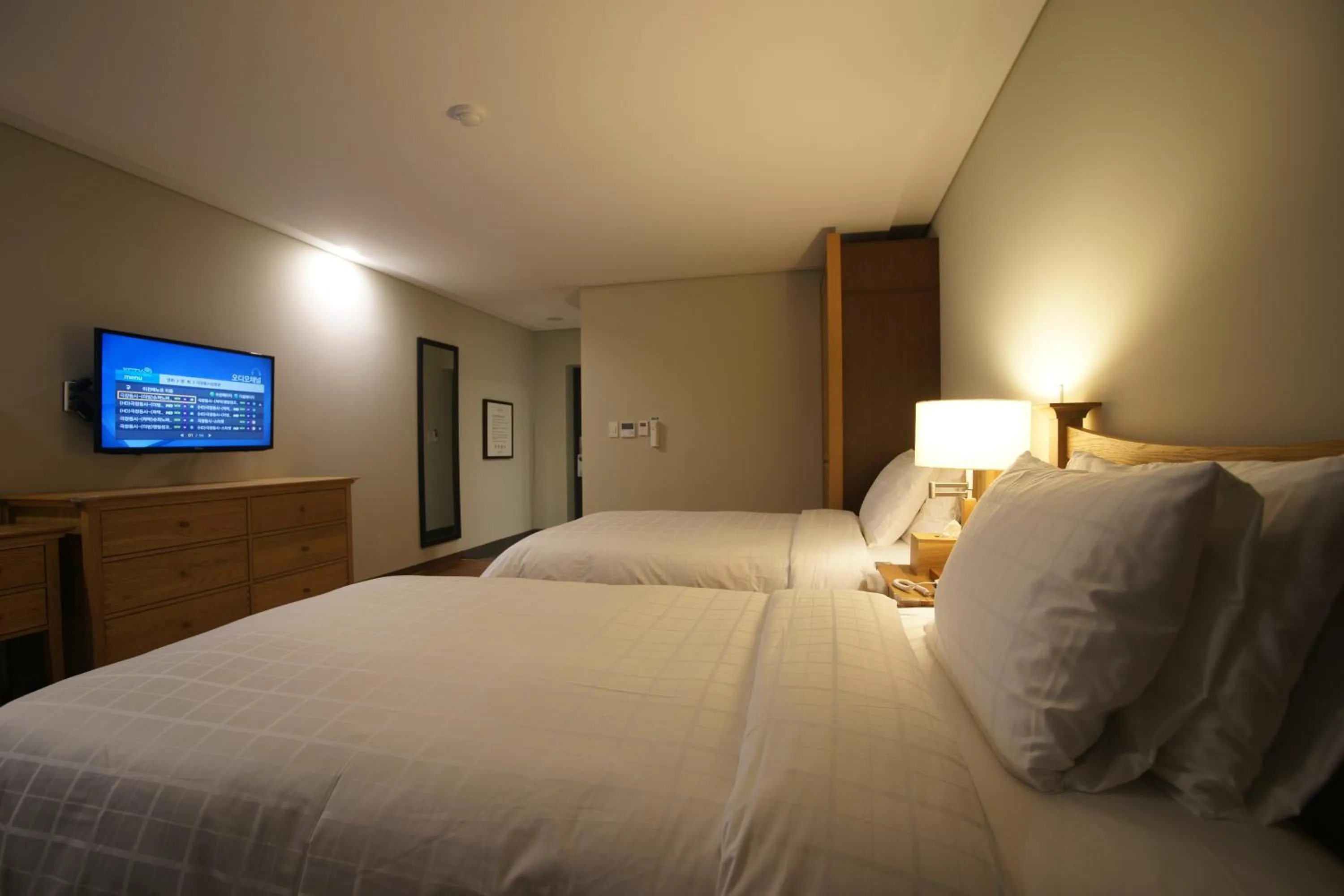 Photo of the whole room in IlleInn Hotel