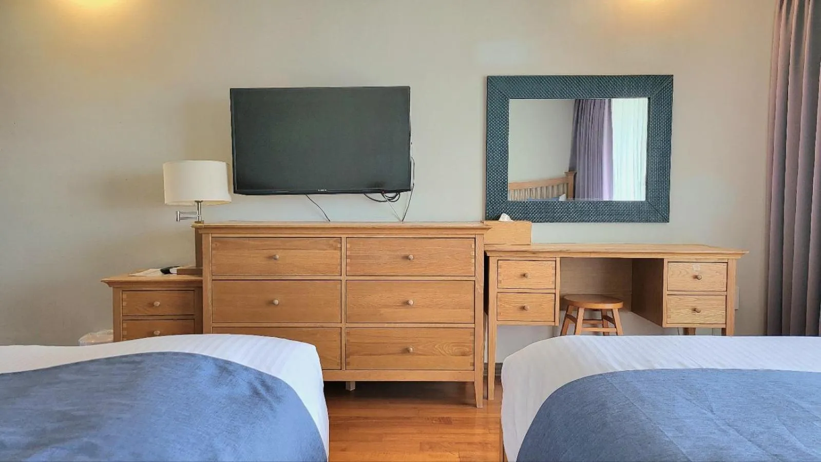 Photo of the whole room in IlleInn Hotel