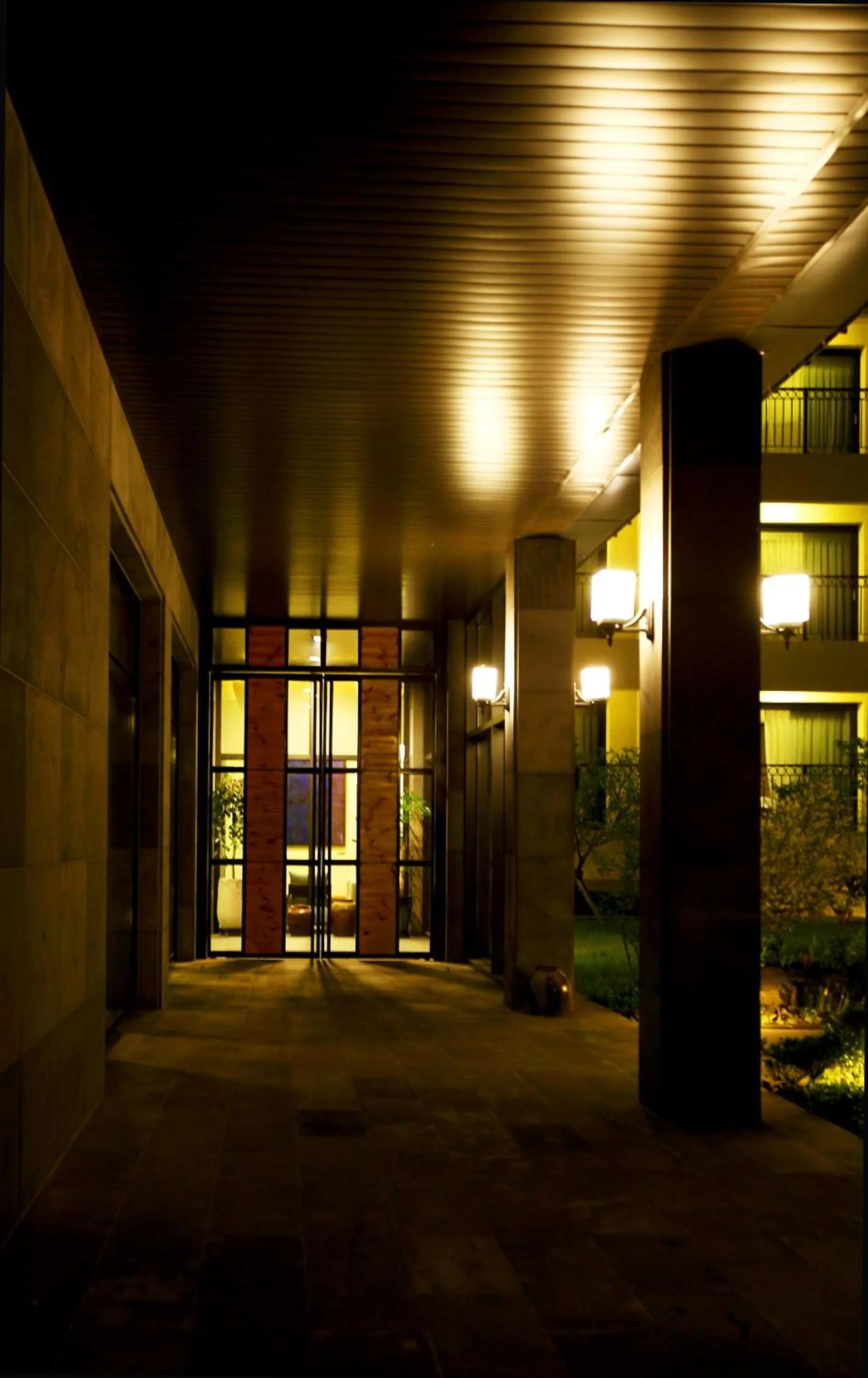 Property building in IlleInn Hotel