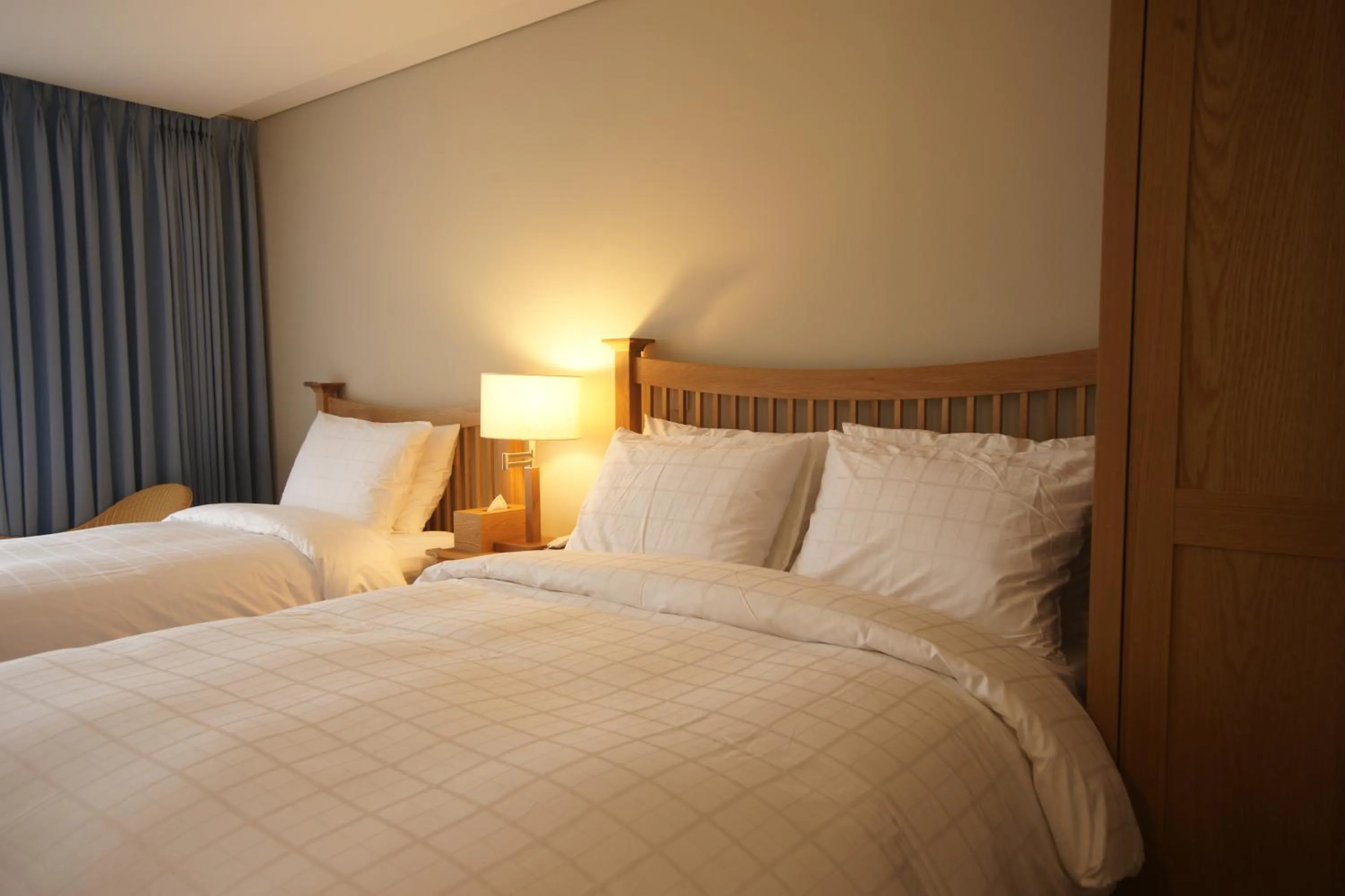 Photo of the whole room in IlleInn Hotel