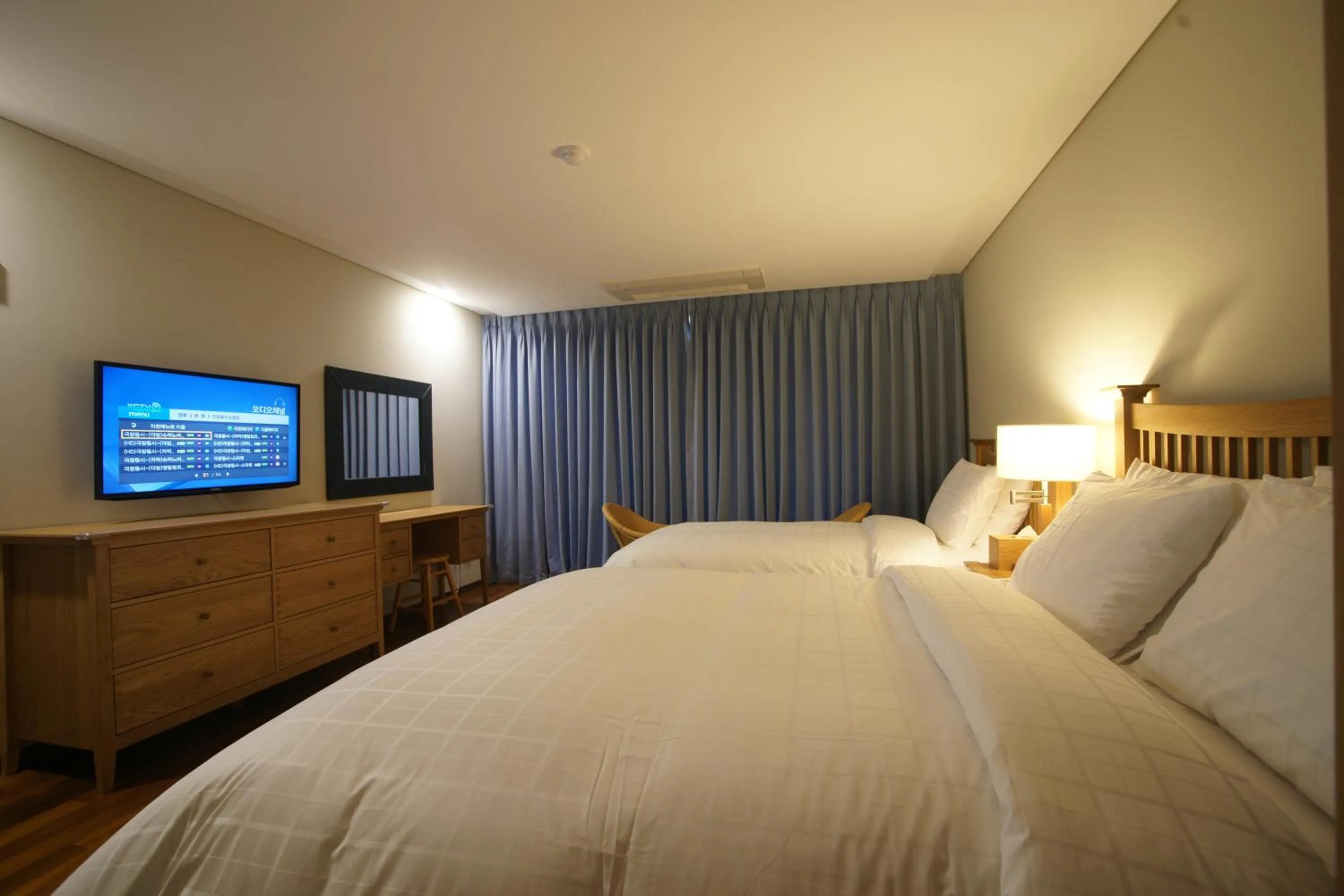 Photo of the whole room in IlleInn Hotel