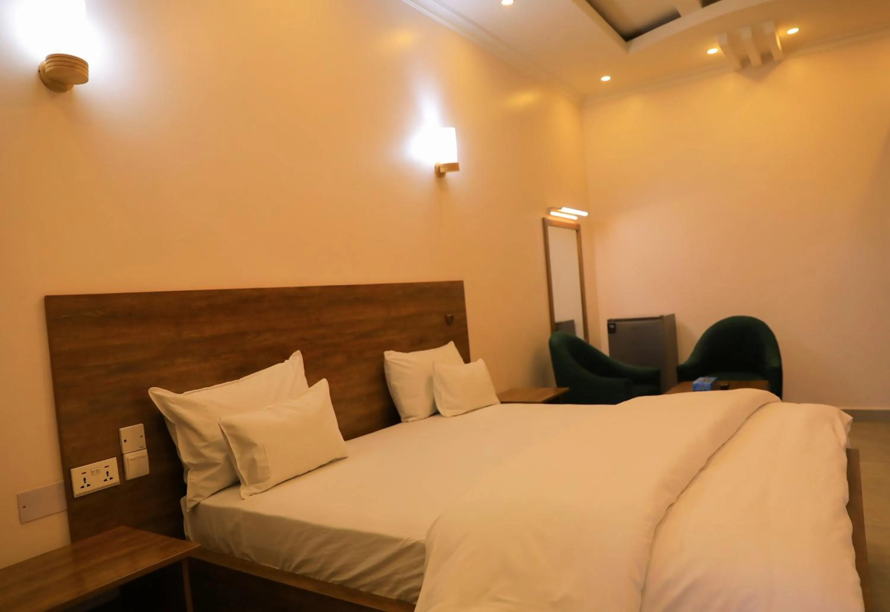 Bed in ALLY NGALI MOTEL