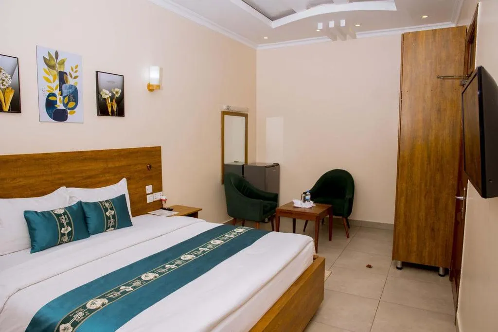 Bedroom, Bed in Velvet Suites