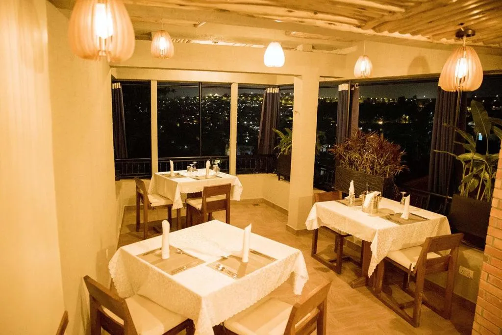 Restaurant/places to eat in Velvet Suites