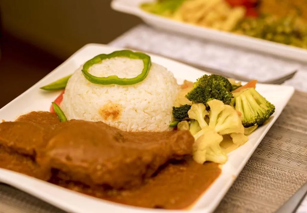 Restaurant/places to eat in Velvet Suites