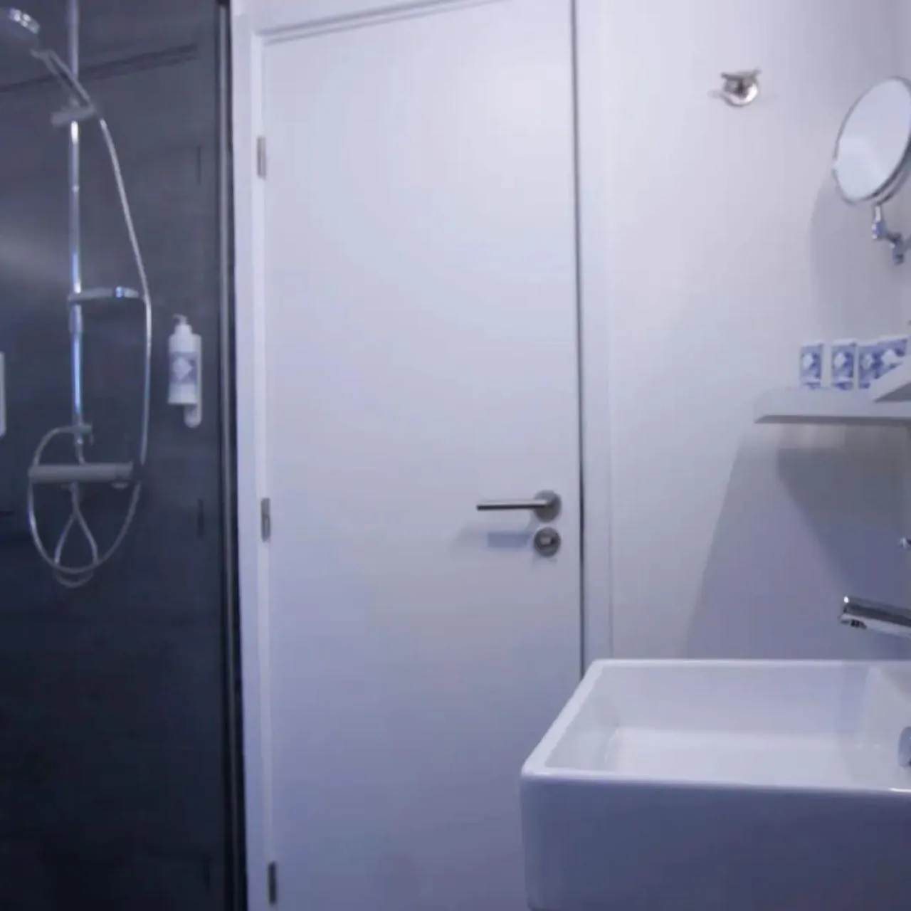 Shower in Mediterrâneo Madeira