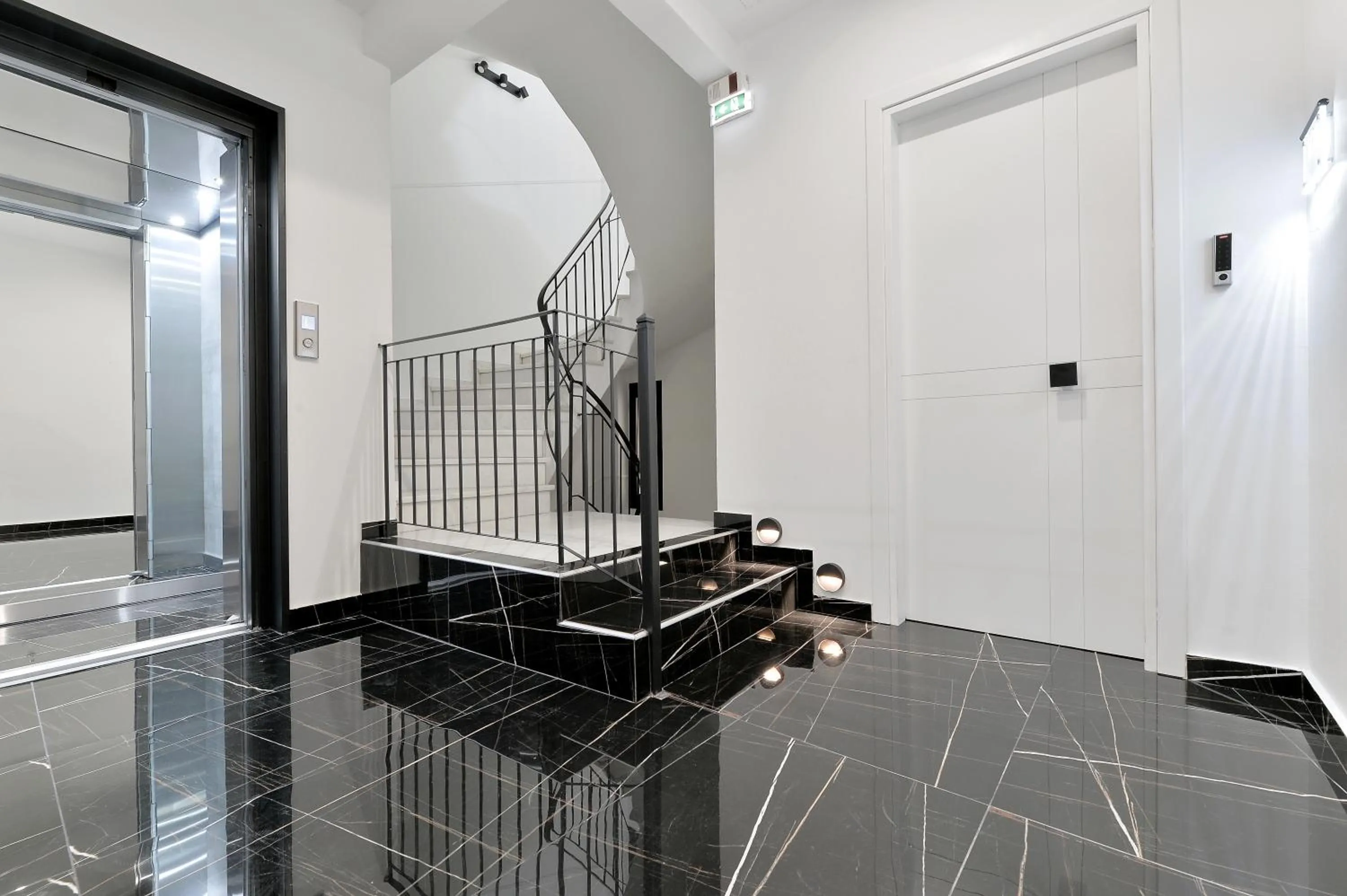 Property building in Athenian Gem