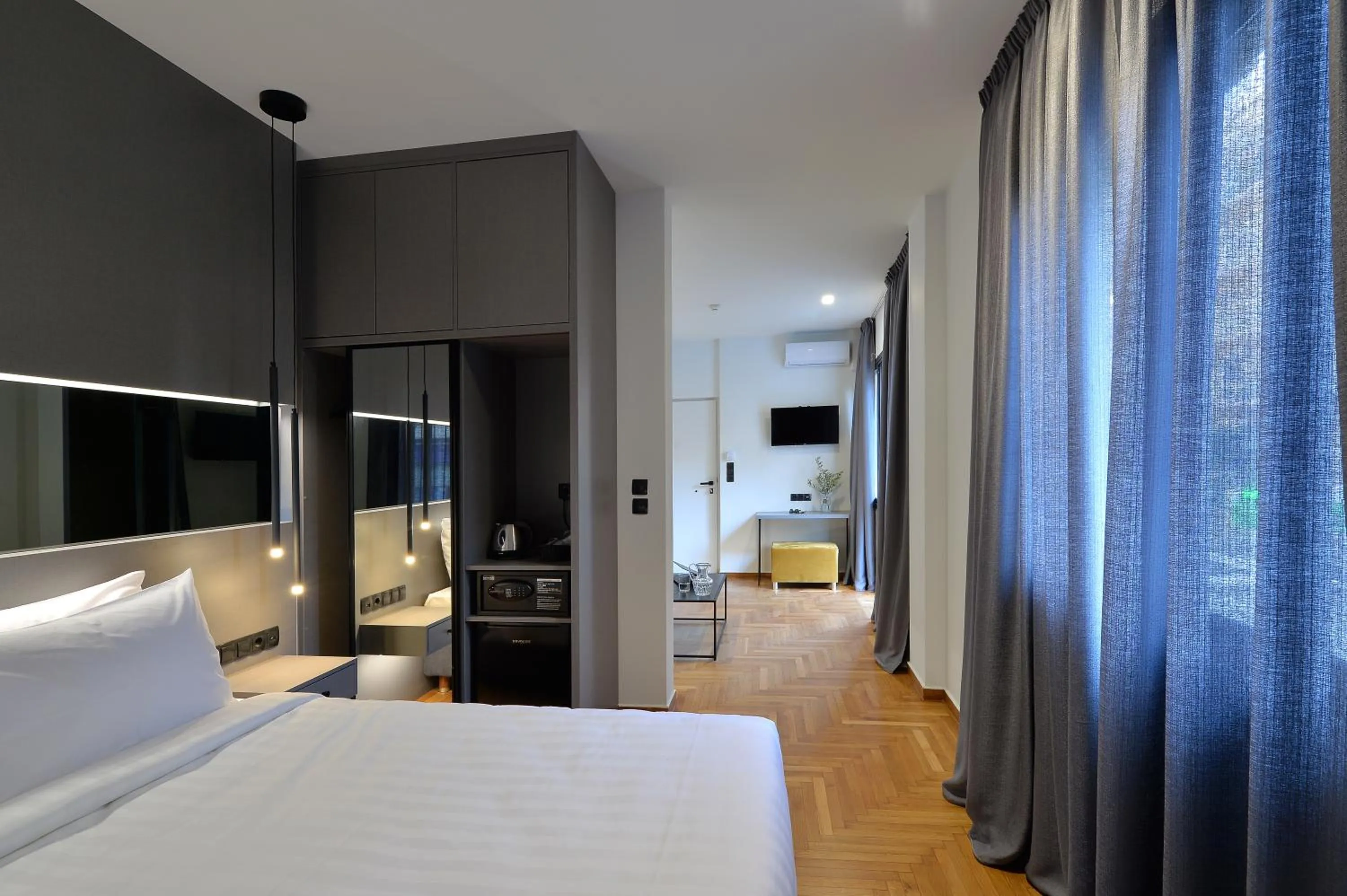 TV and multimedia, Bed in Athenian Gem