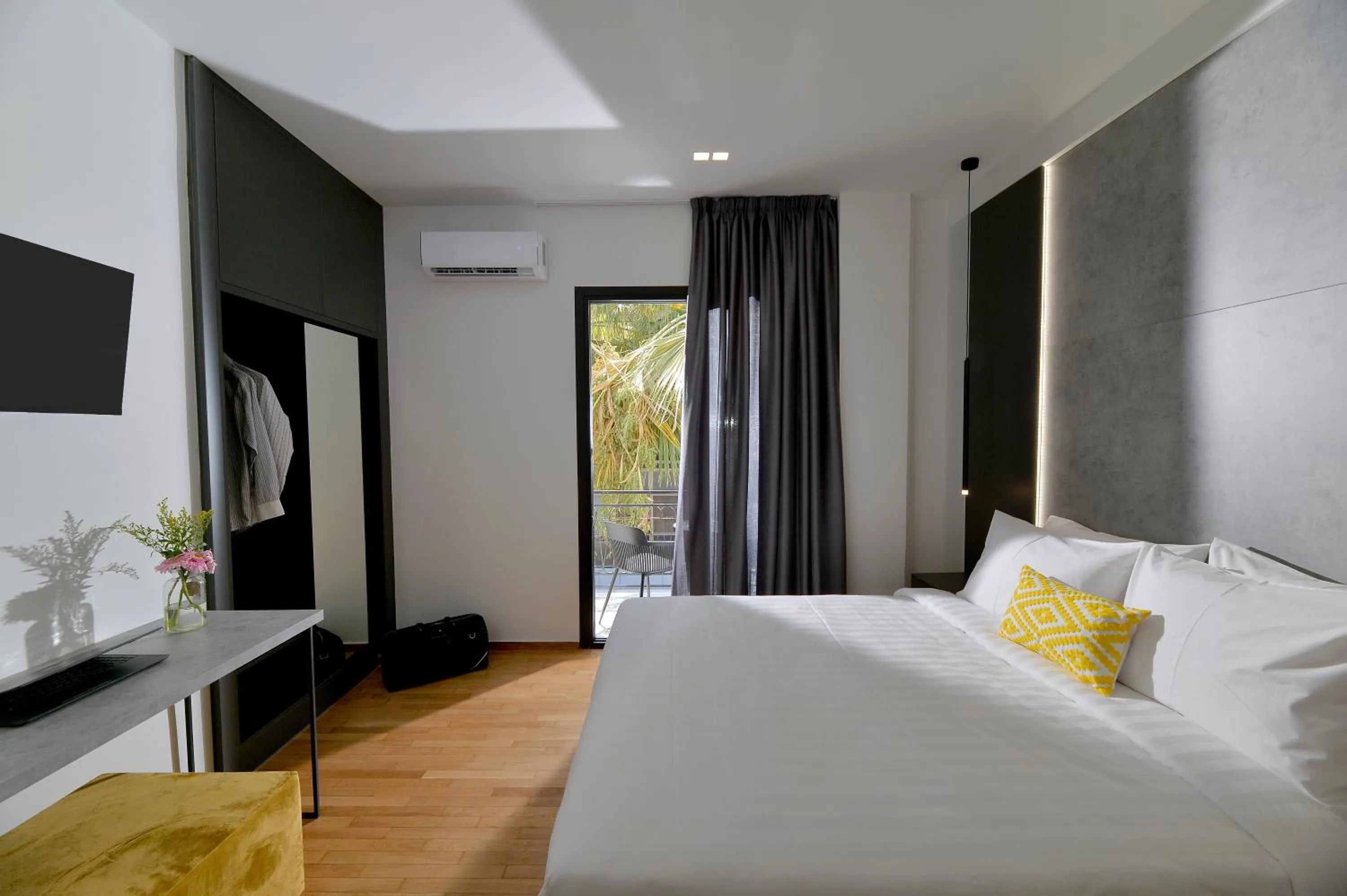 Breakfast, Bed in Athenian Gem