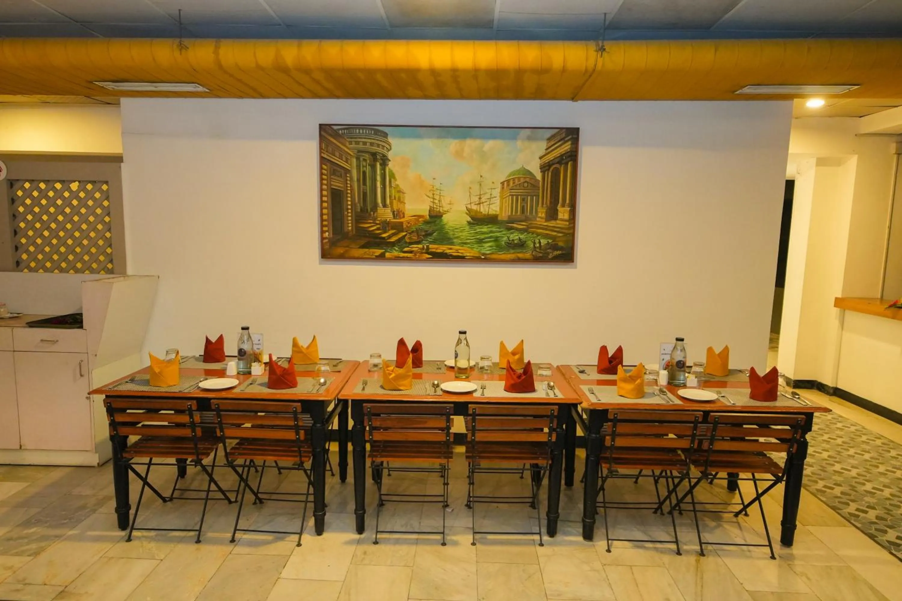 Restaurant/places to eat in Zip by Spree Hotels Mangala International