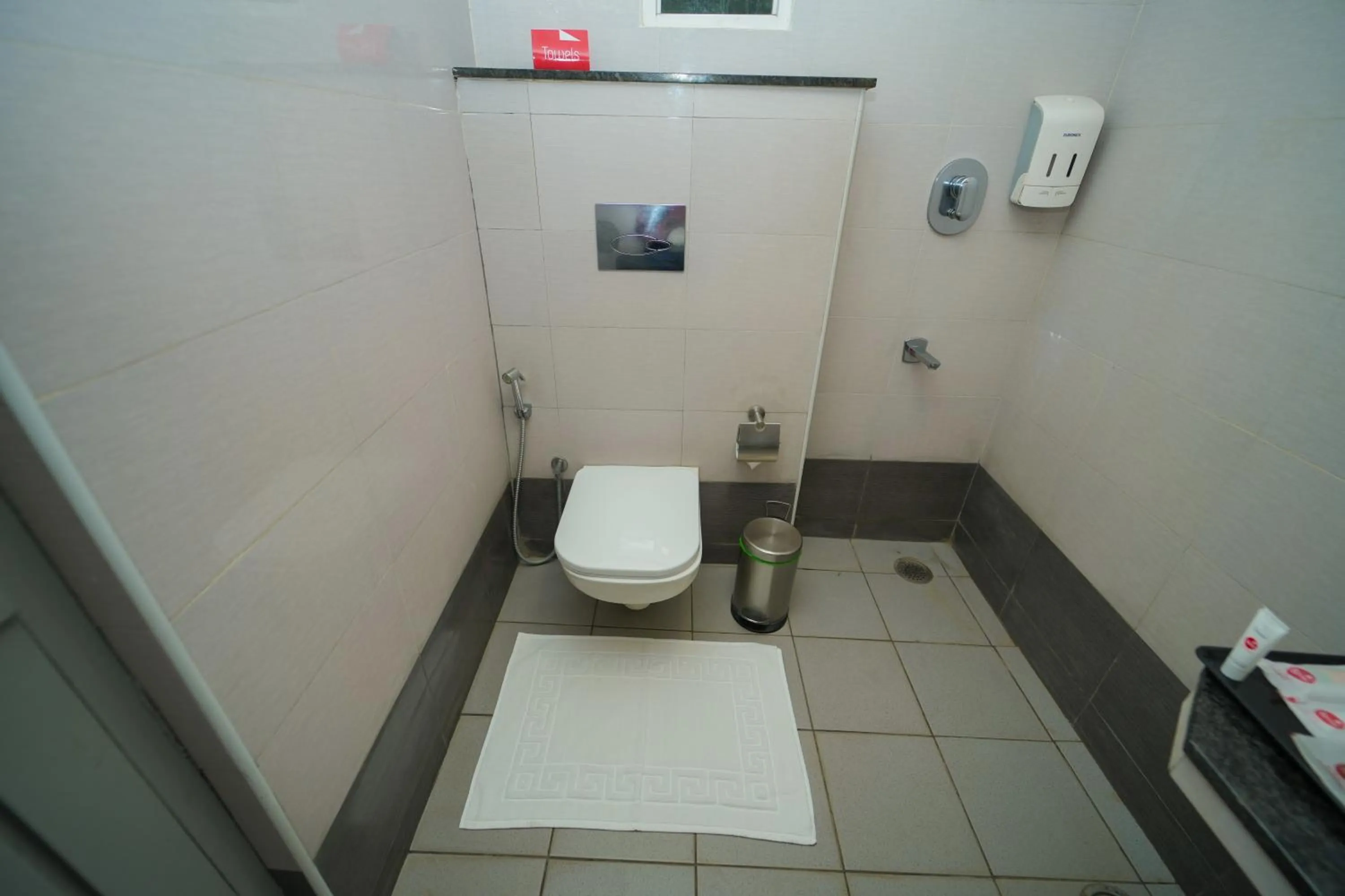 Toilet in Zip by Spree Hotels Mangala International