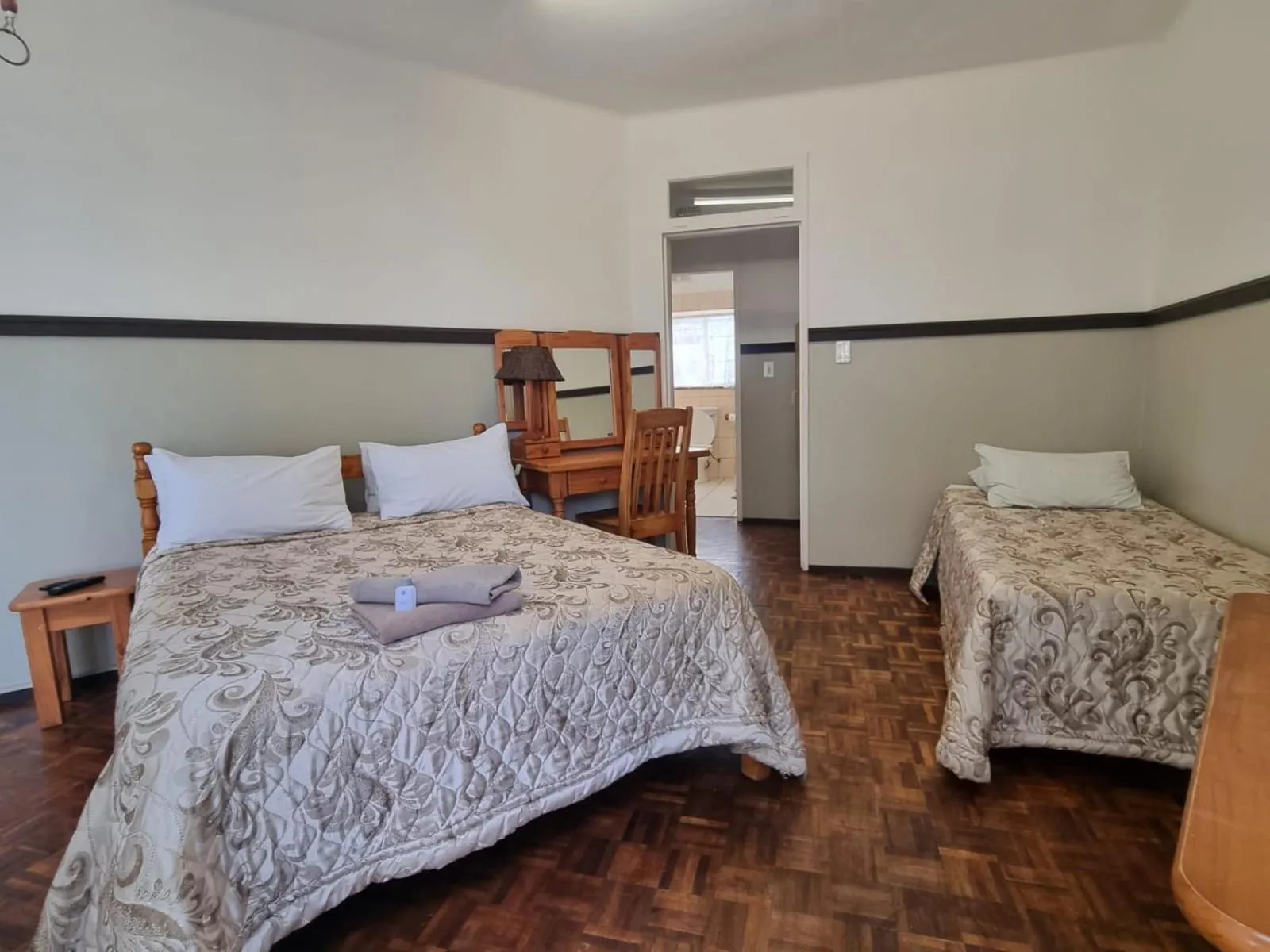 Photo of the whole room, Bed in Emerald Guesthouse