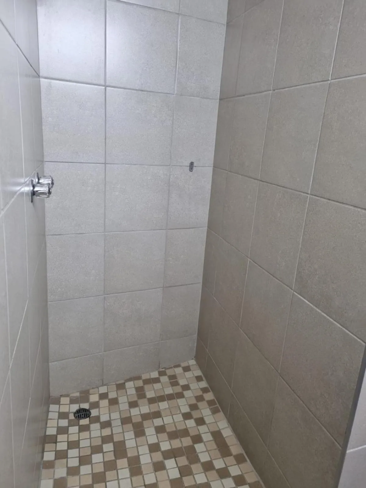 Shower in Emerald Guesthouse