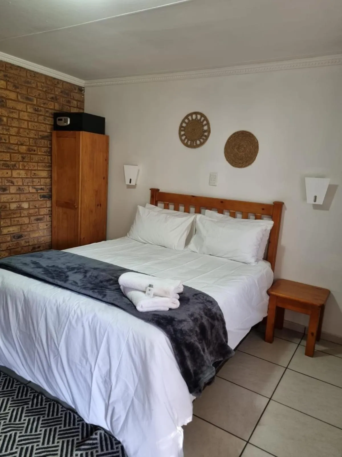 Photo of the whole room, Bed in Emerald Guesthouse