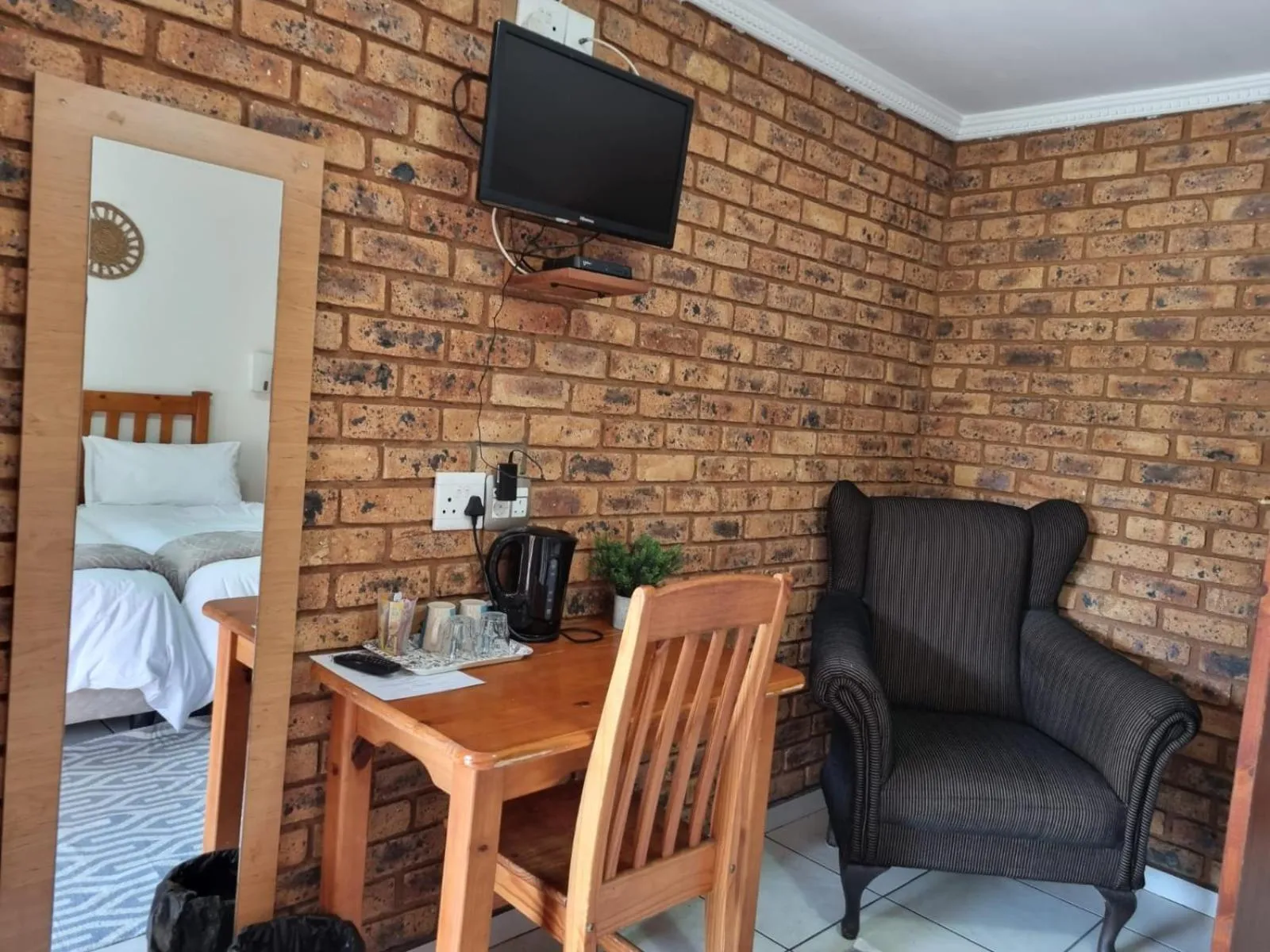 Coffee/tea facilities, Bed in Emerald Guesthouse