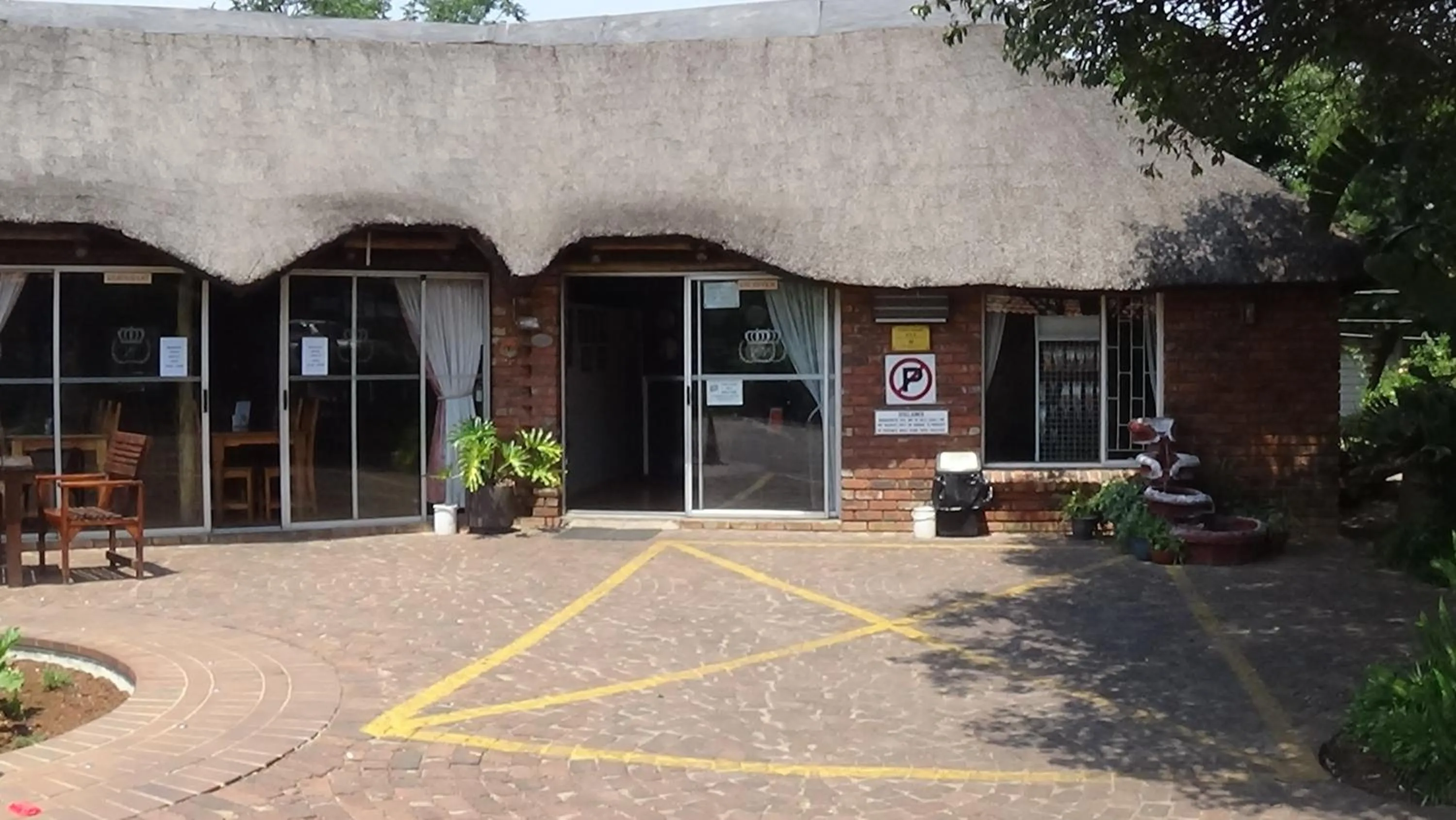 Facade/entrance in Emerald Guesthouse
