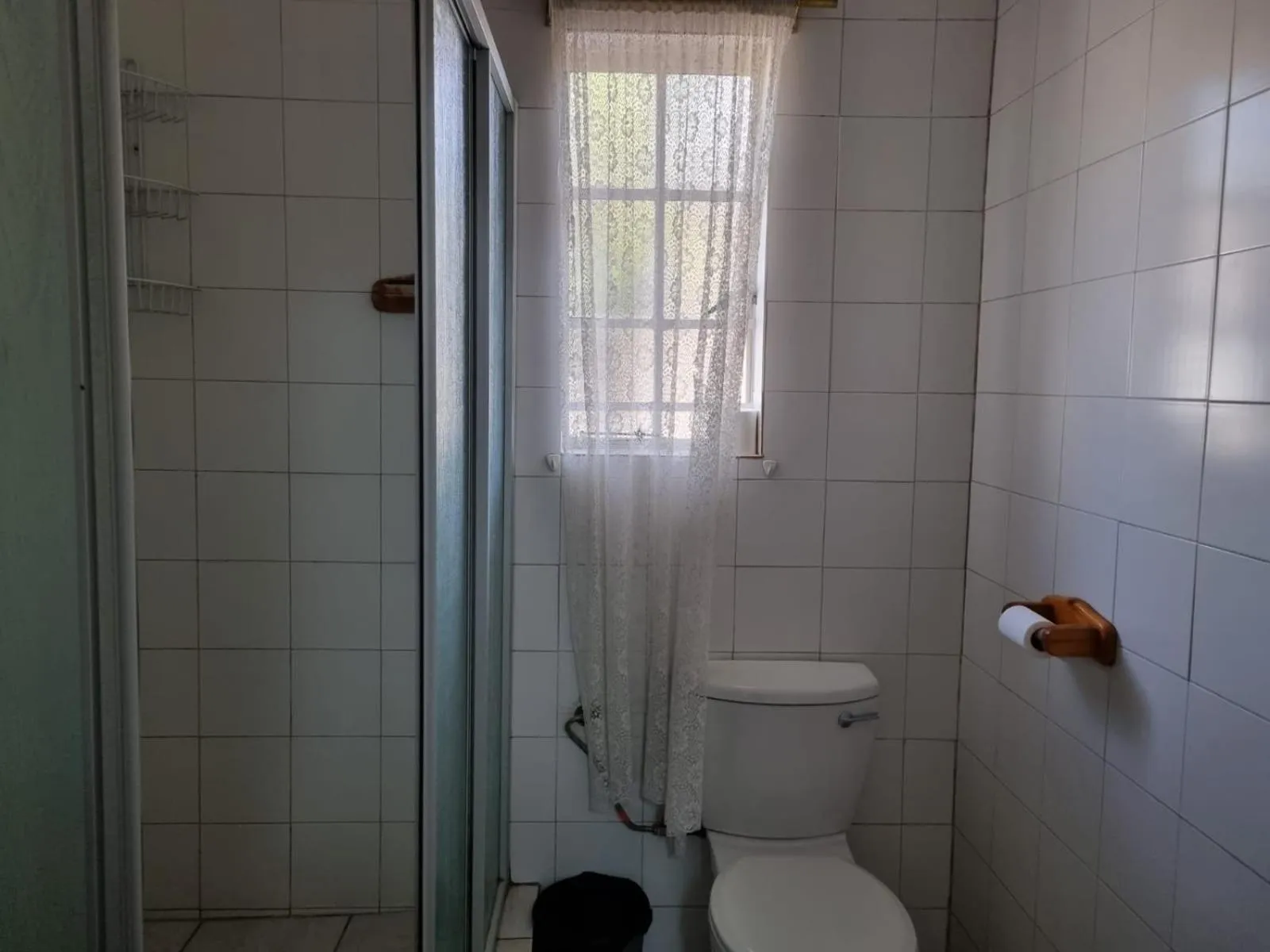 Shower in Emerald Guesthouse