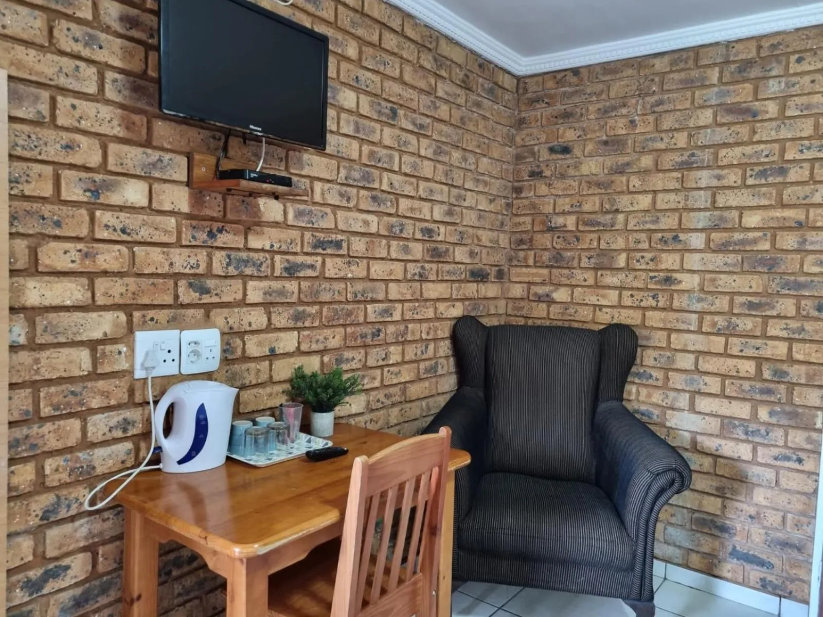 Coffee/tea facilities in Emerald Guesthouse