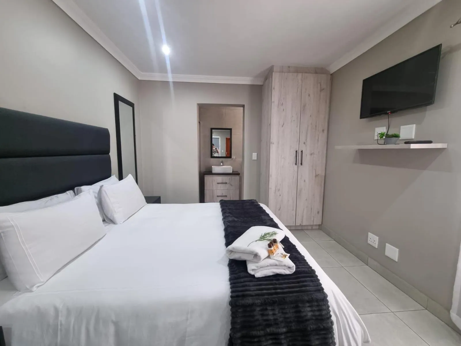 Bed in Emerald Guesthouse