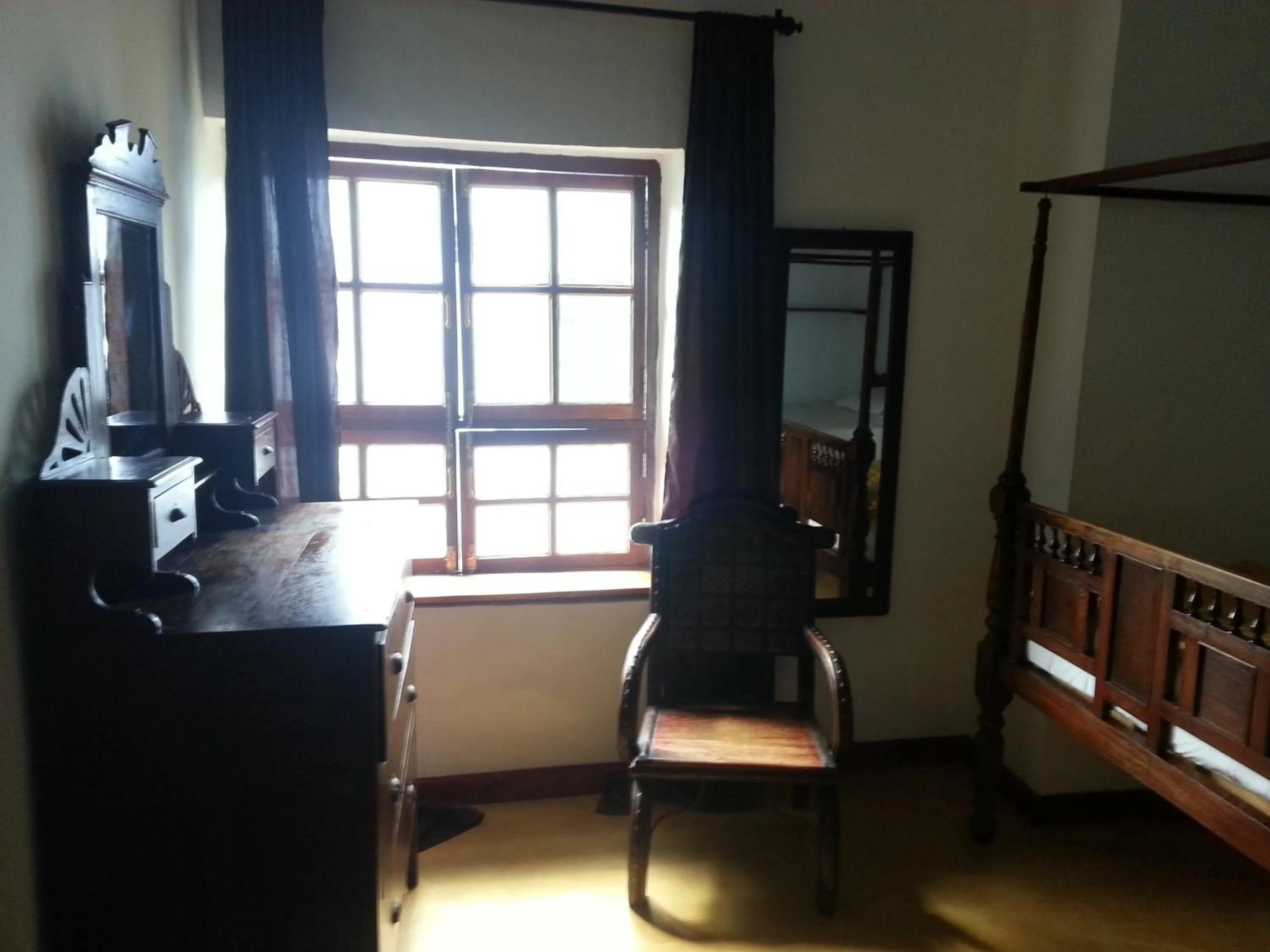 Library in Hiliki House