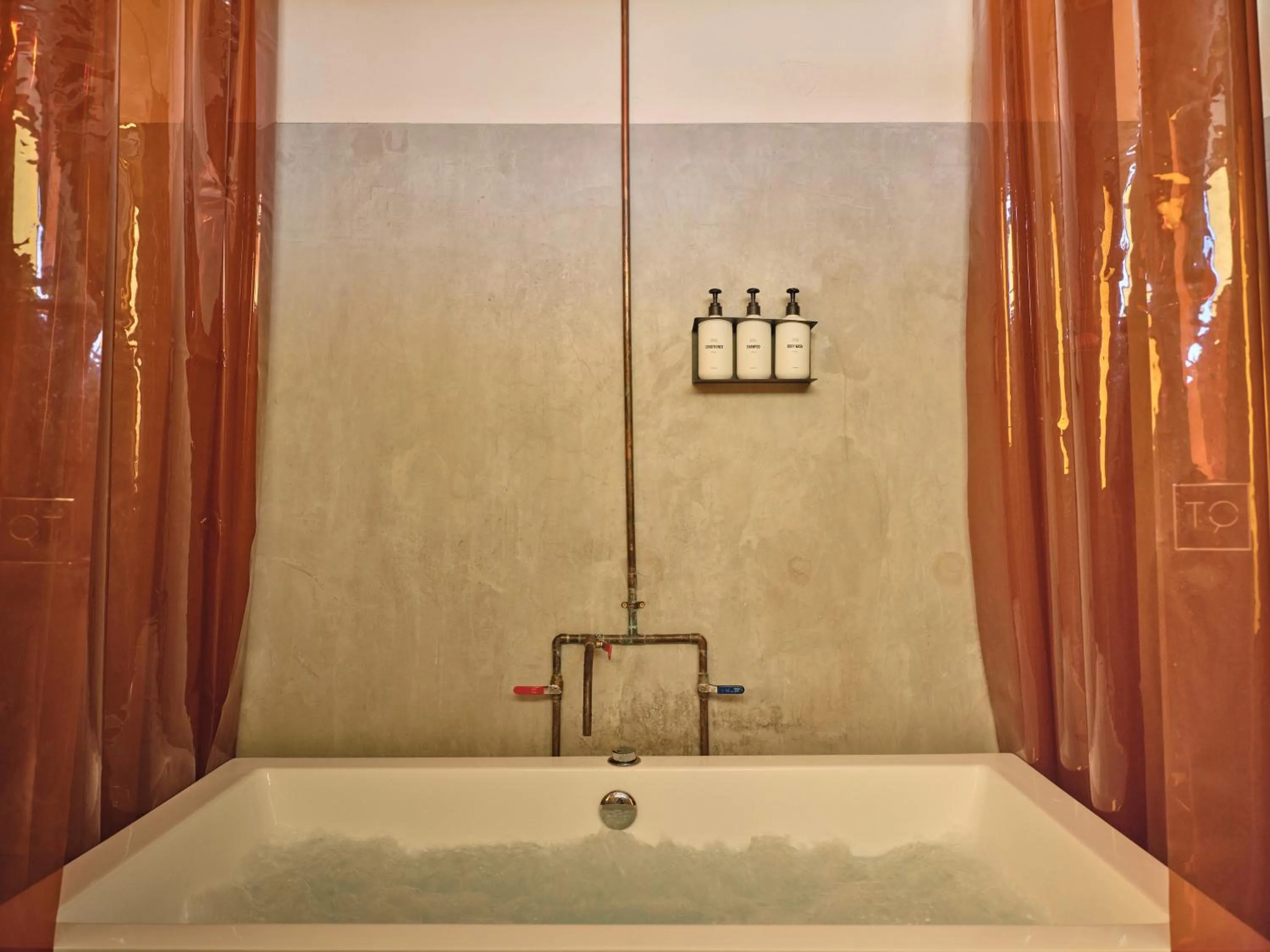 Shower in VERDE by DW