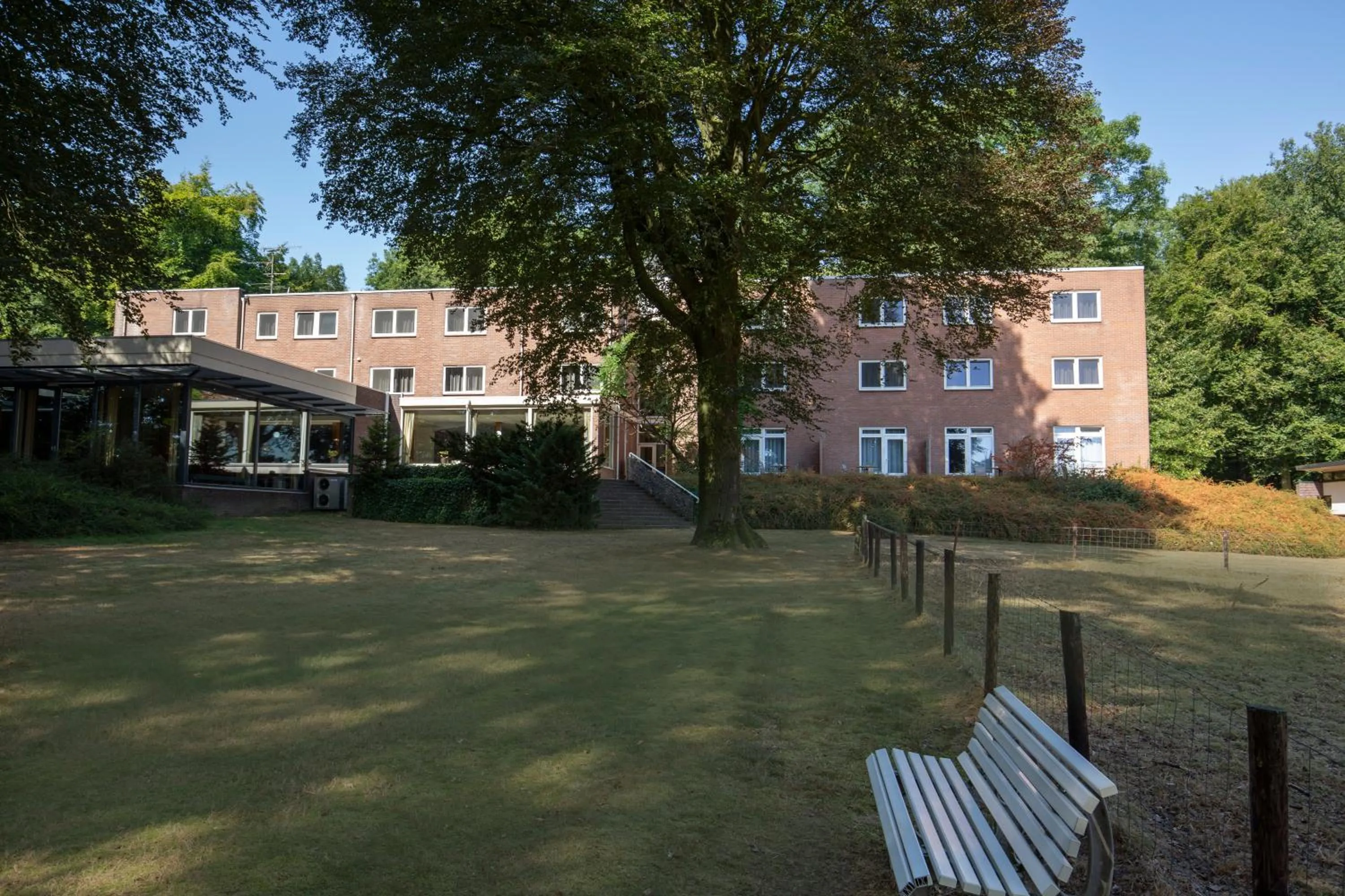 Day in Fletcher Hotel Restaurant Paasberg