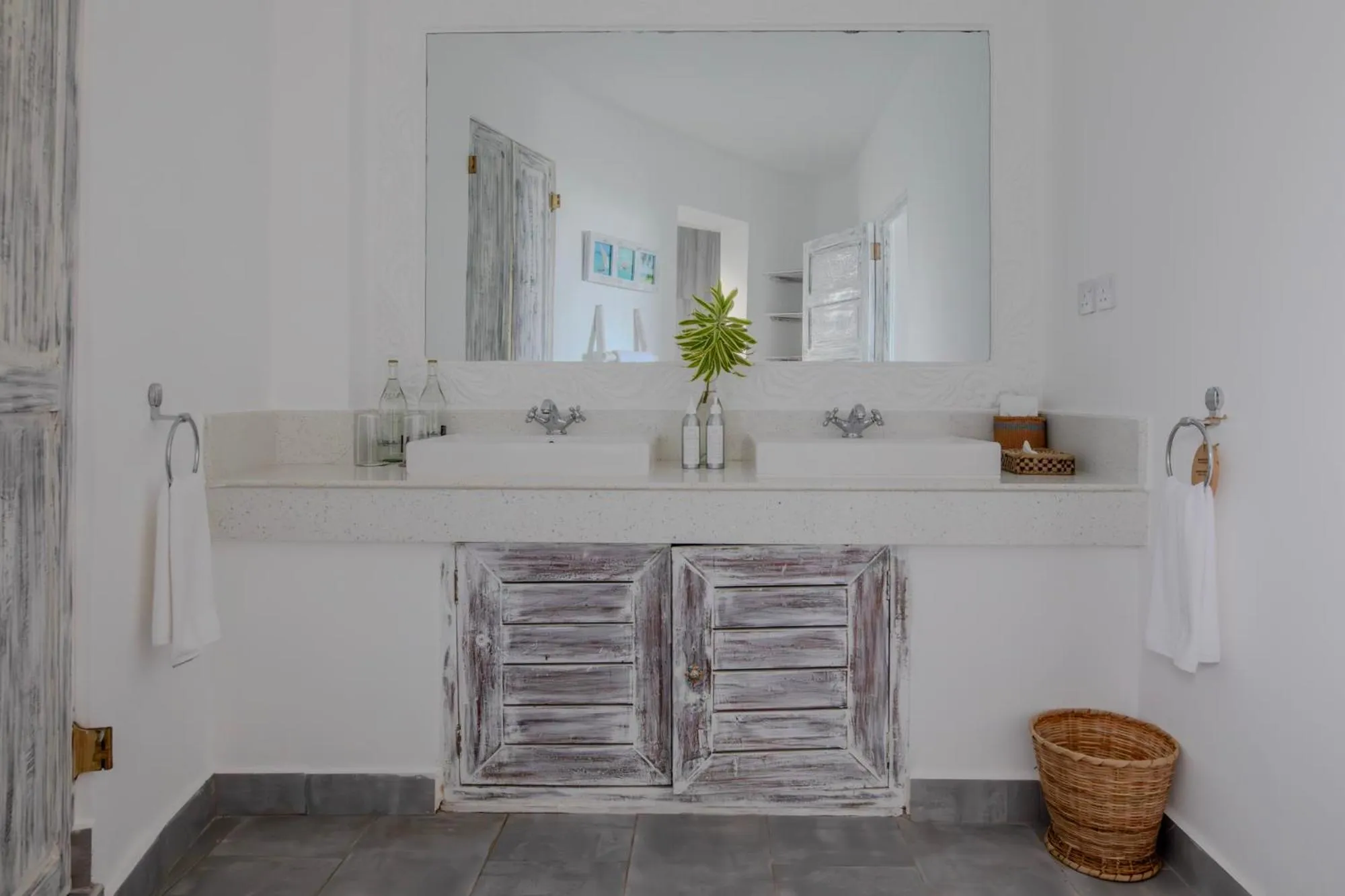 Bathroom in Chale Island Resort