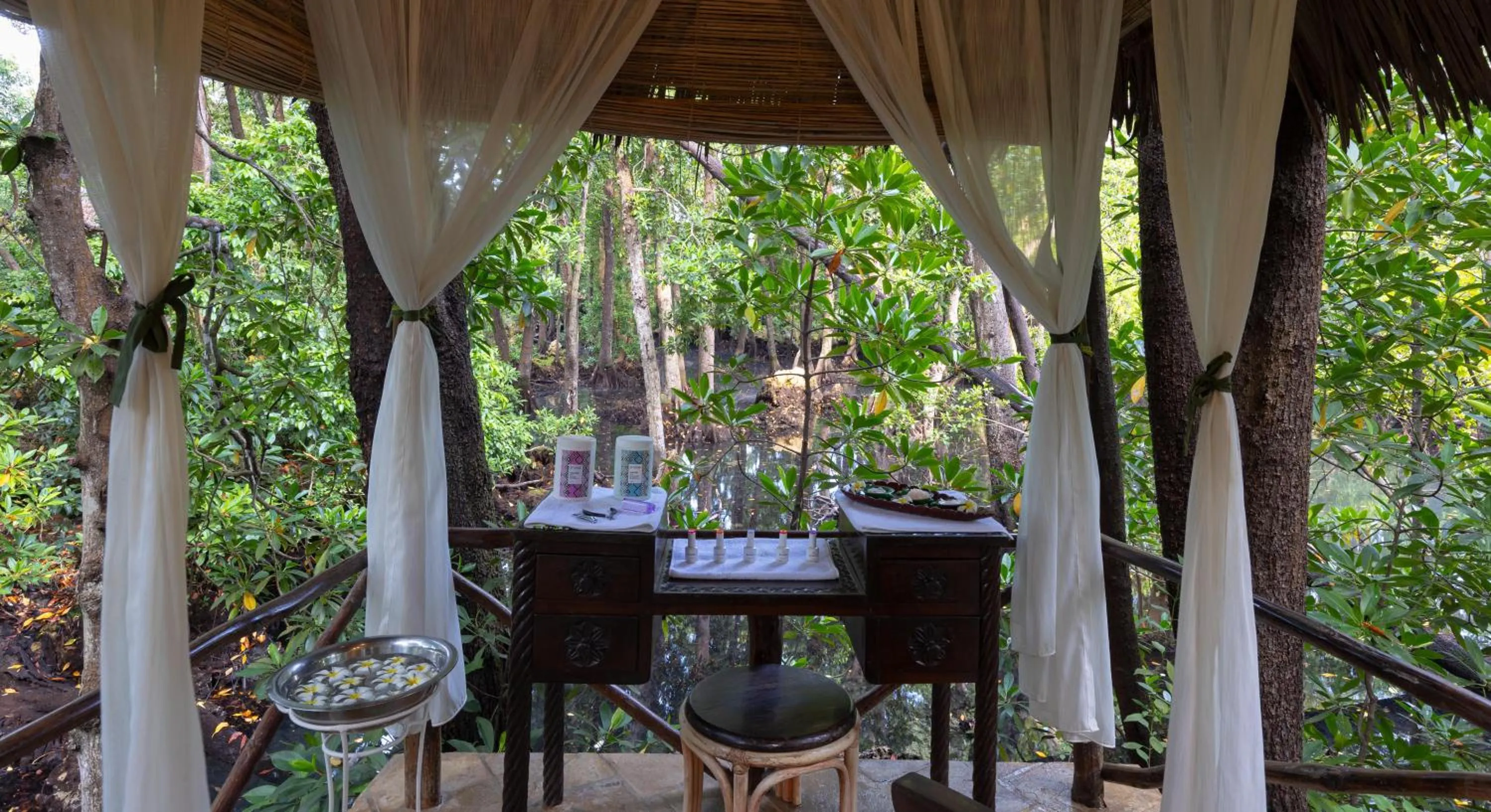 Spa and wellness centre/facilities in Chale Island Resort