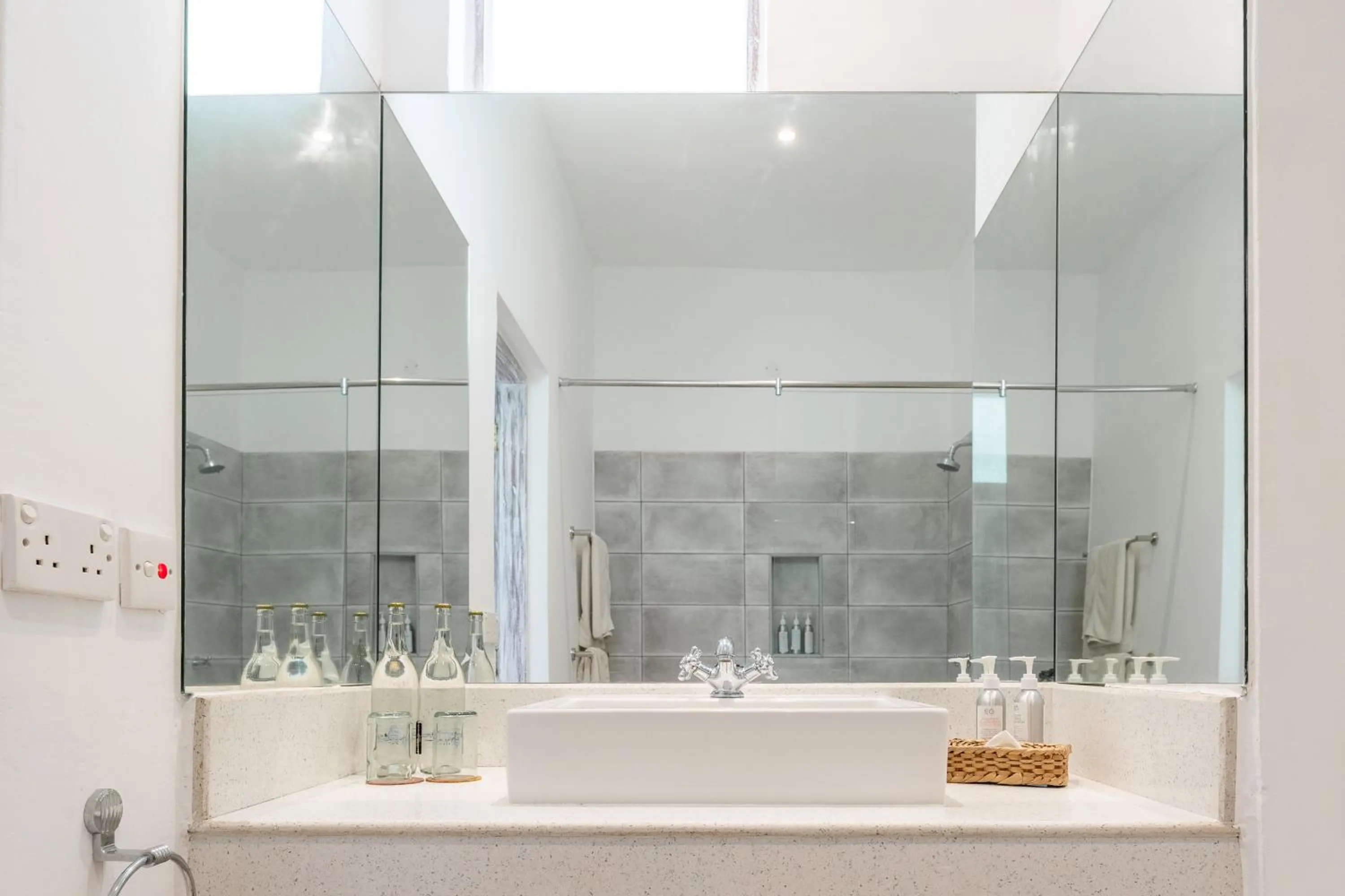 Bathroom in Chale Island Resort