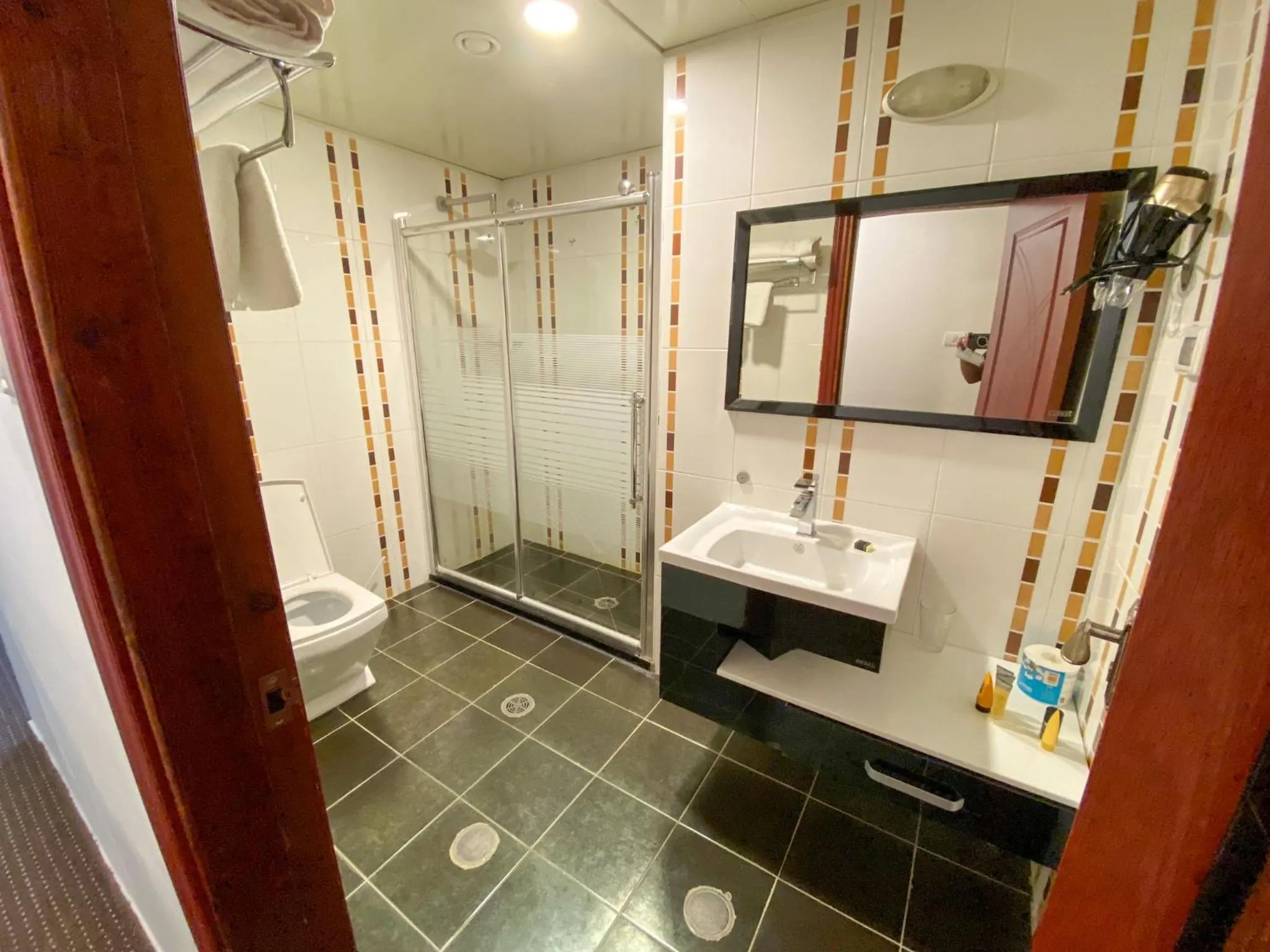 Shower in Abu Mazen Hotel