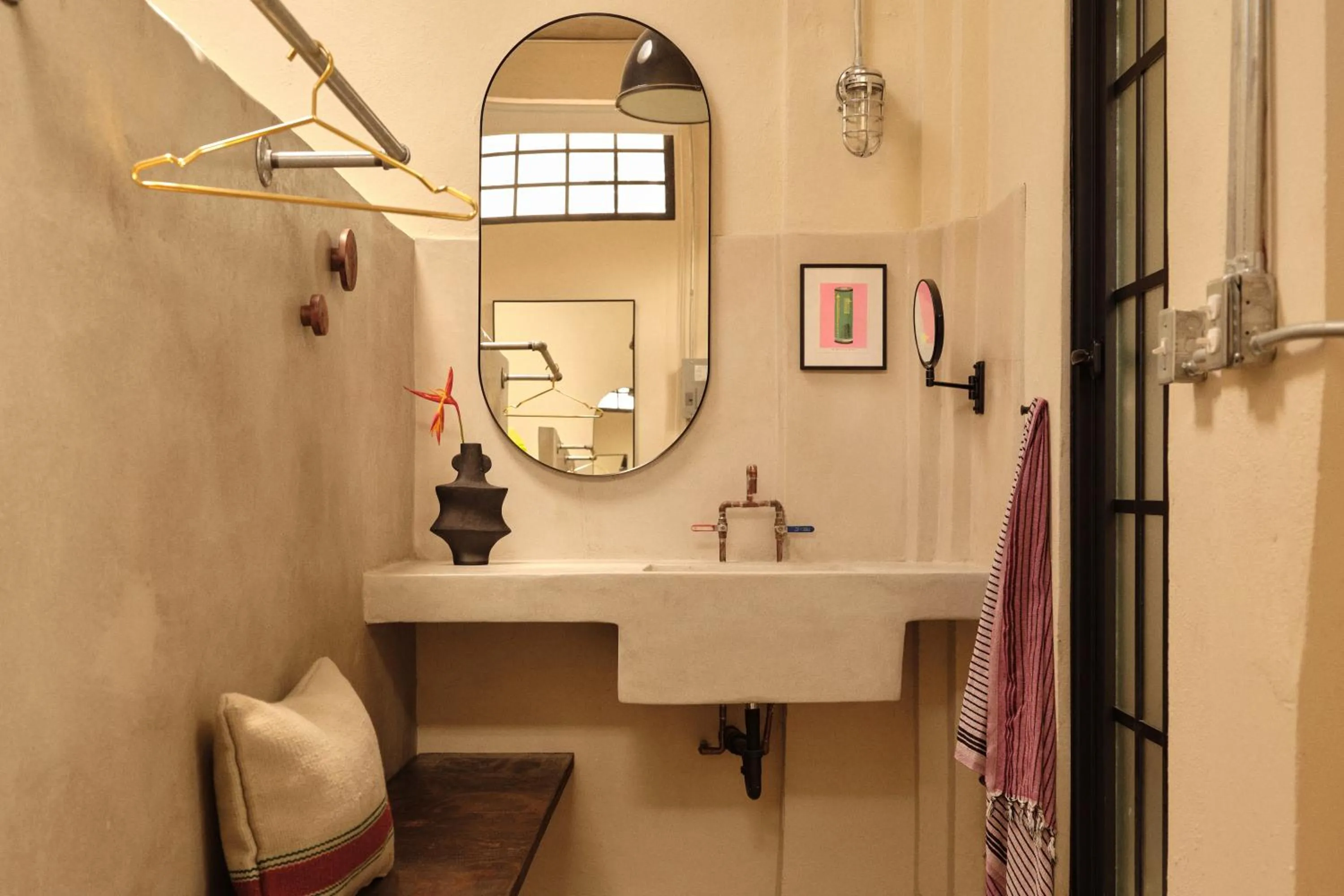 Bathroom in PAZ by DW