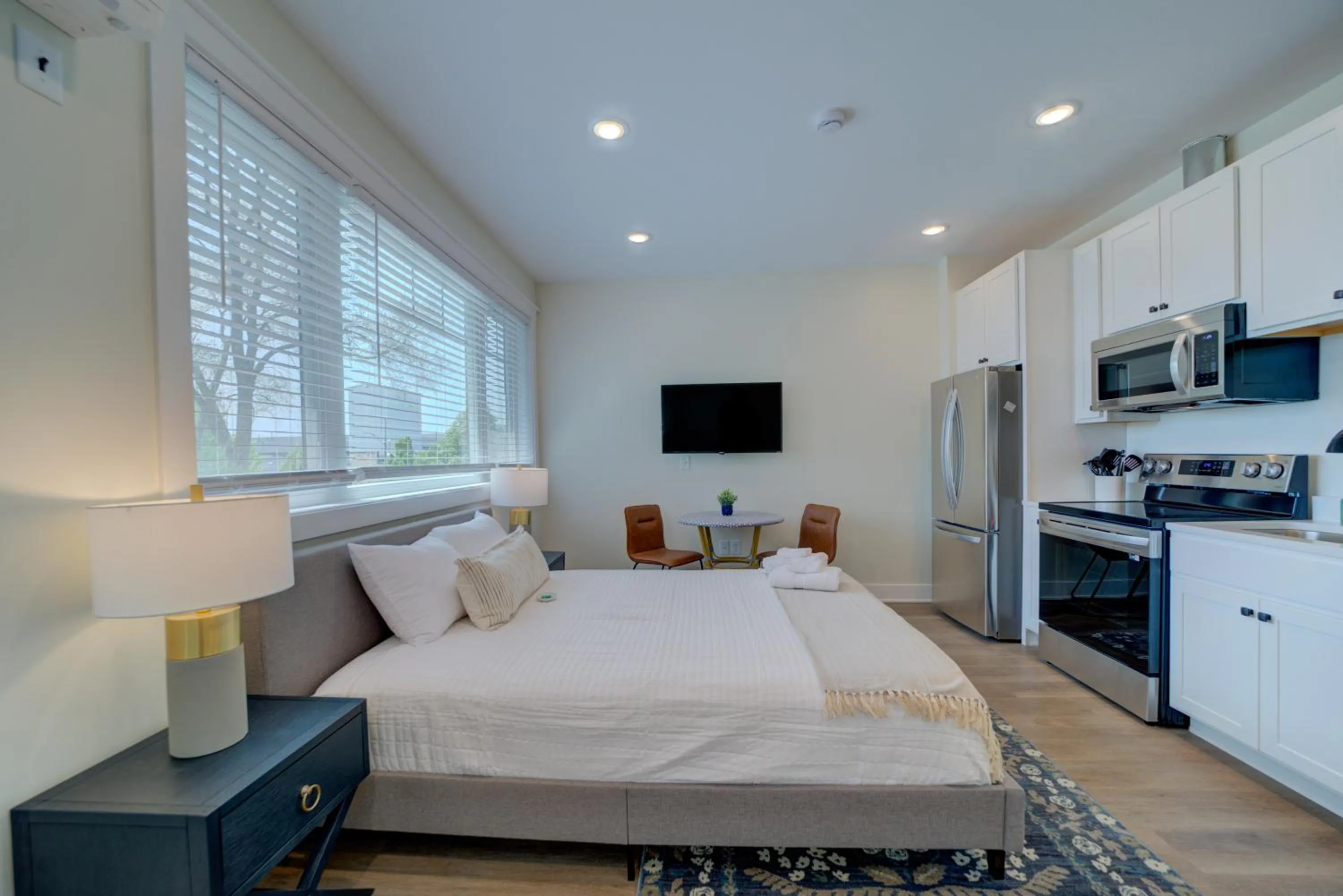 Bed in DreamStay on Clay